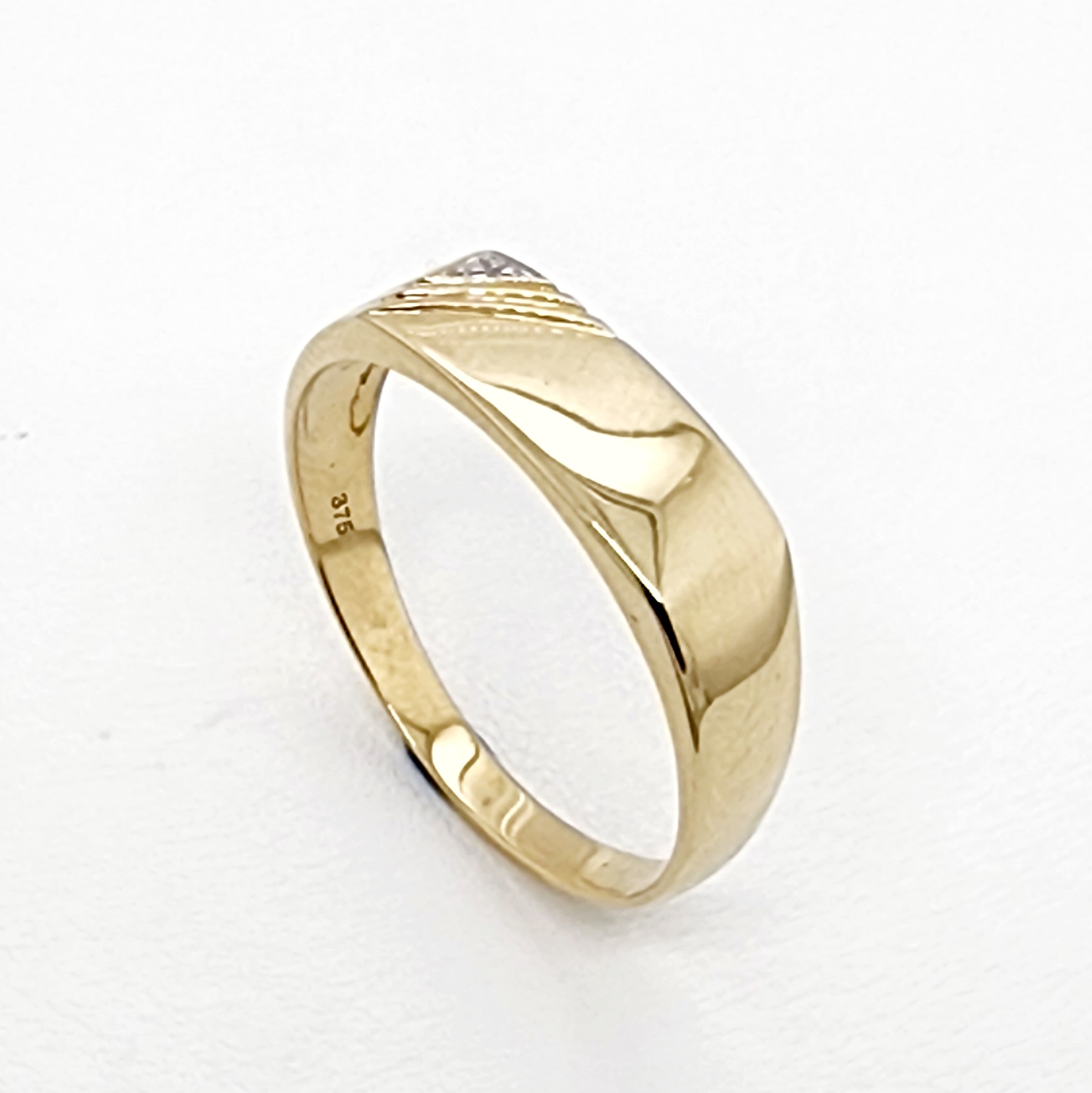 9ct Gold Mens Diamond Signet Wedding Ring Gold Rings 9ct Gold Mens Diamond Signet Wedding Ring Gold Rings