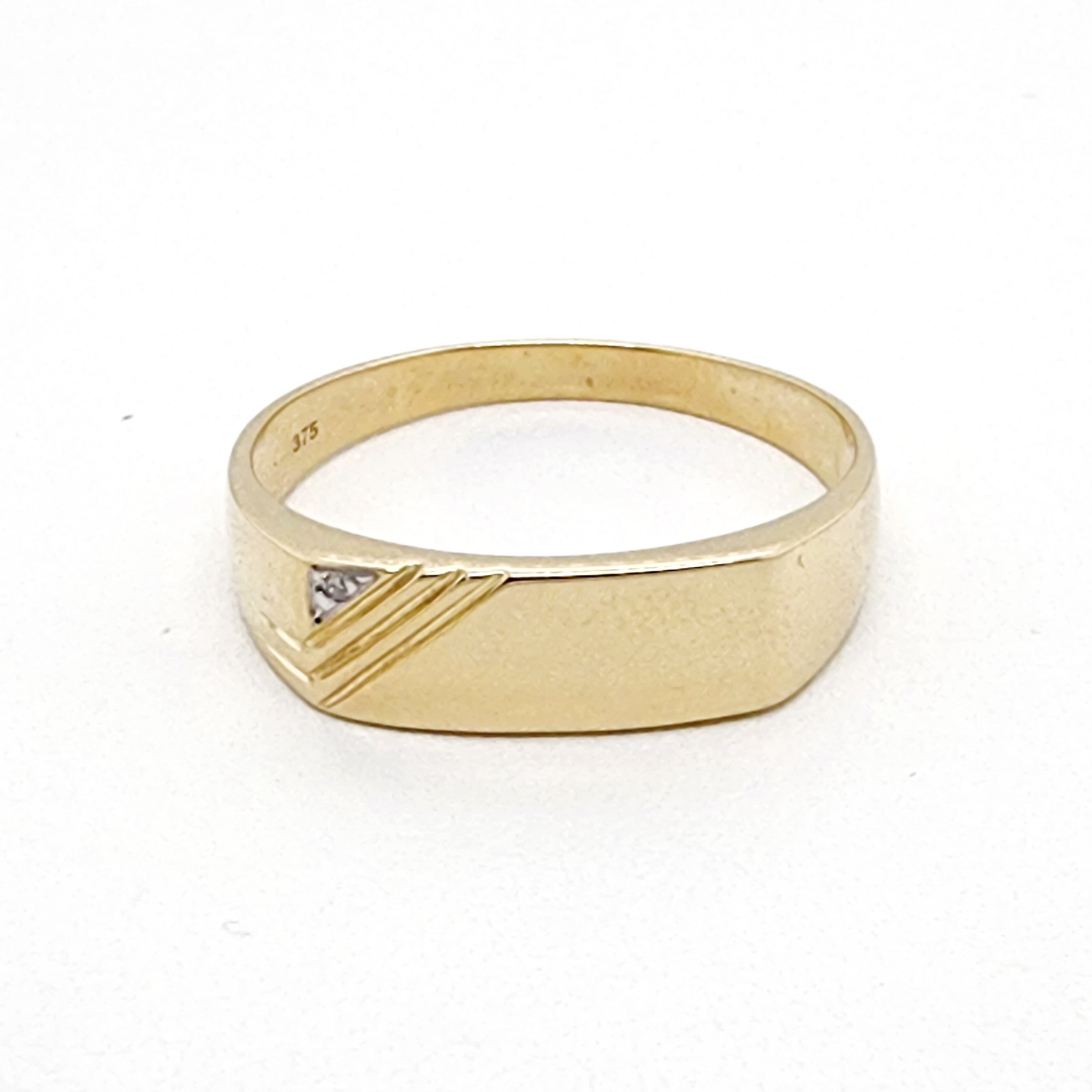 9ct Gold Mens Diamond Signet Wedding Ring Gold Rings 9ct Gold Mens Diamond Signet Wedding Ring Gold Rings