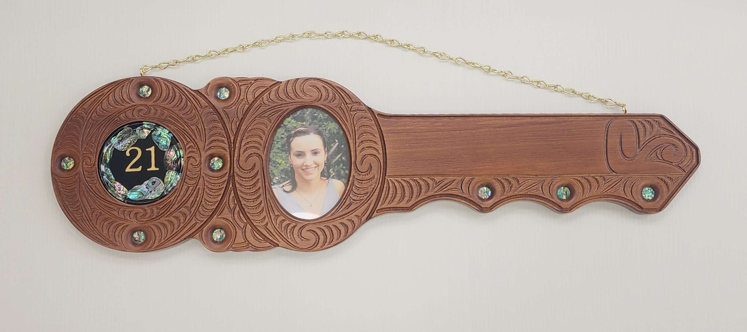 Hand Carved Māori Design 21st Birthday Key with Paua Shell Inlay & Photo Frame - WM434 21st Keys Hand Carved Māori Design 21st Birthday Key with Paua Shell Inlay & Photo Frame - WM434 21st Keys