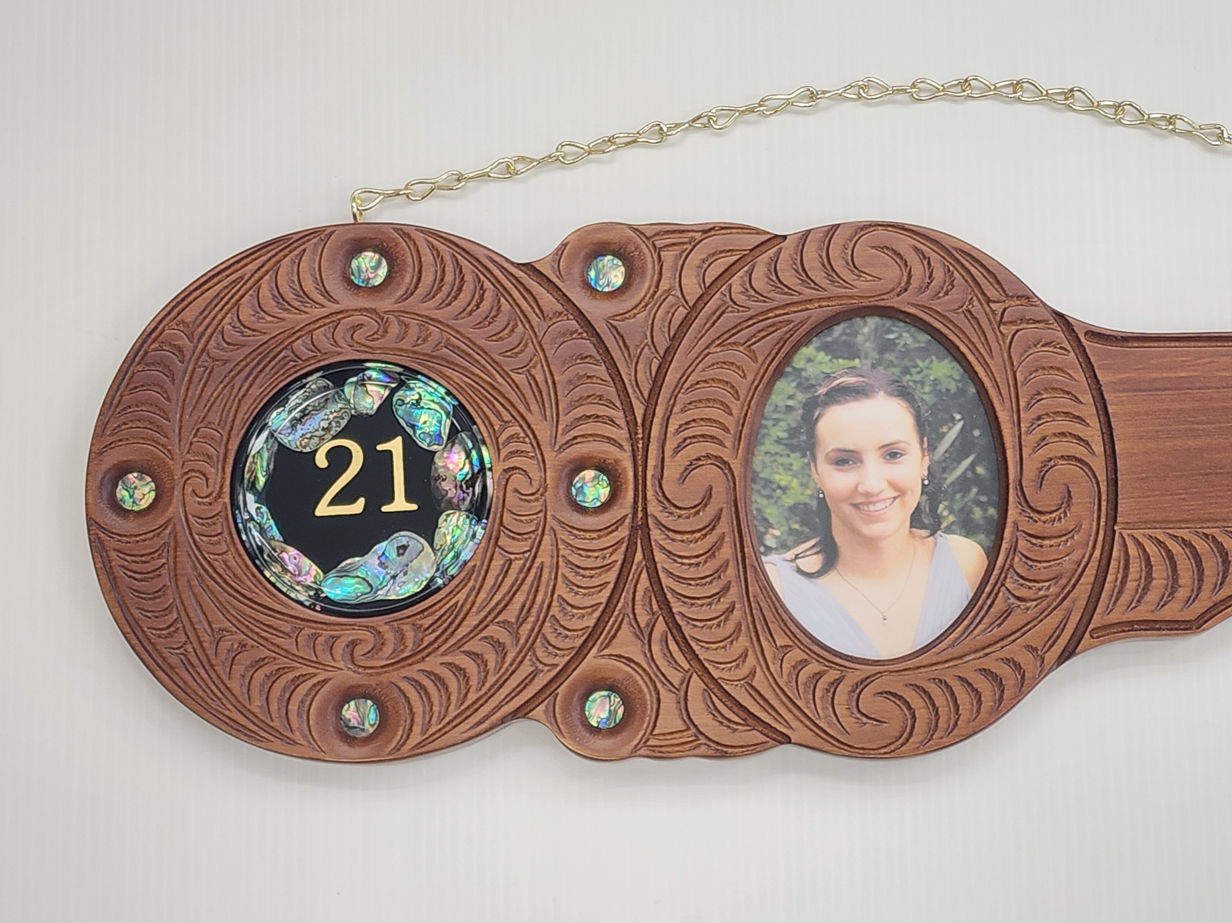 Hand Carved Māori Design 21st Birthday Key with Paua Shell Inlay & Photo Frame - WM434 21st Keys Hand Carved Māori Design 21st Birthday Key with Paua Shell Inlay & Photo Frame - WM434 21st Keys