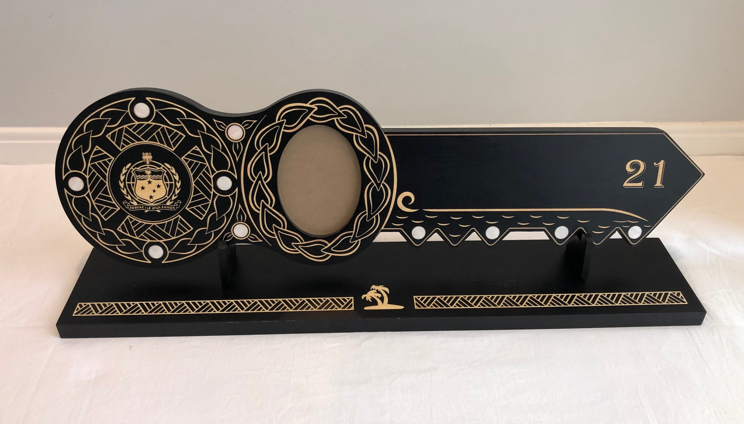 21st Island Design Key with Laser Engraved Samoan Sila & 21 with Round White Mother of Pearl Inlays with Matching Stand - Design 2115 (Stand) 21st Keys 21st Island Design Key with Laser Engraved Samoan Sila & 21 with Round White Mother of Pearl Inlays with Matching Stand - Design 2115 (Stand) 21st Keys