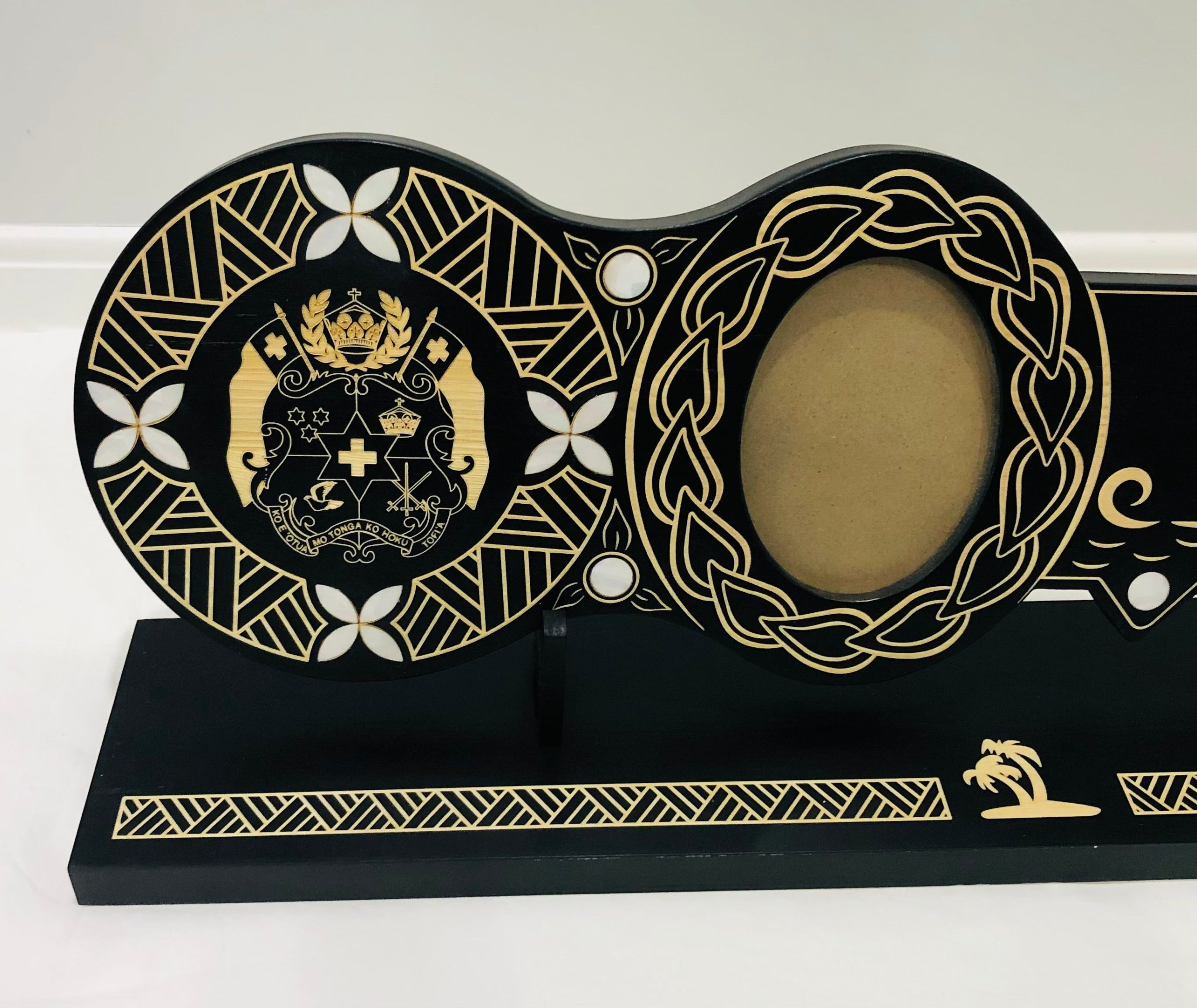 21st Island Design Key with Laser Engraved Patterns & Tongan Sila with White Mother Of Pearl Shell Inlays and Matching Stand - Design 2133 (Stand) 21st Keys 21st Island Design Key with Laser Engraved Patterns & Tongan Sila with White Mother Of Pearl Shell Inlays and Matching Stand - Design 2133 (Stand) 21st Keys
