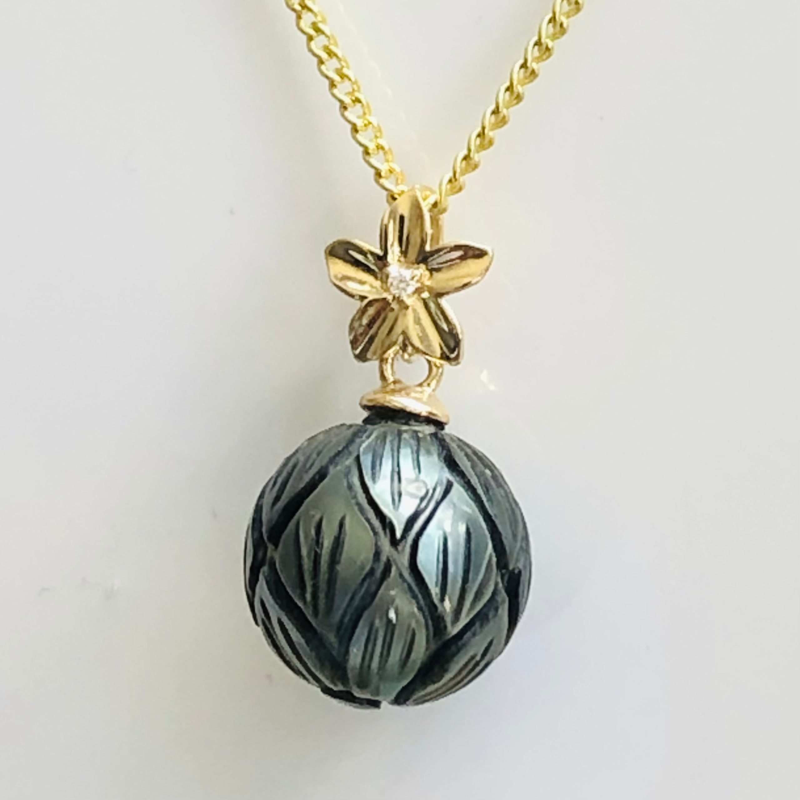 9ct Yellow Gold Diamond Flower Pendant with Tahitian Black Pearl With Hand Carved Patterns Gold Pearl Jewellery, Pearl Jewellery 9ct Yellow Gold Diamond Flower Pendant with Tahitian Black Pearl With Hand Carved Patterns Gold Pearl Jewellery, Pearl Jewellery