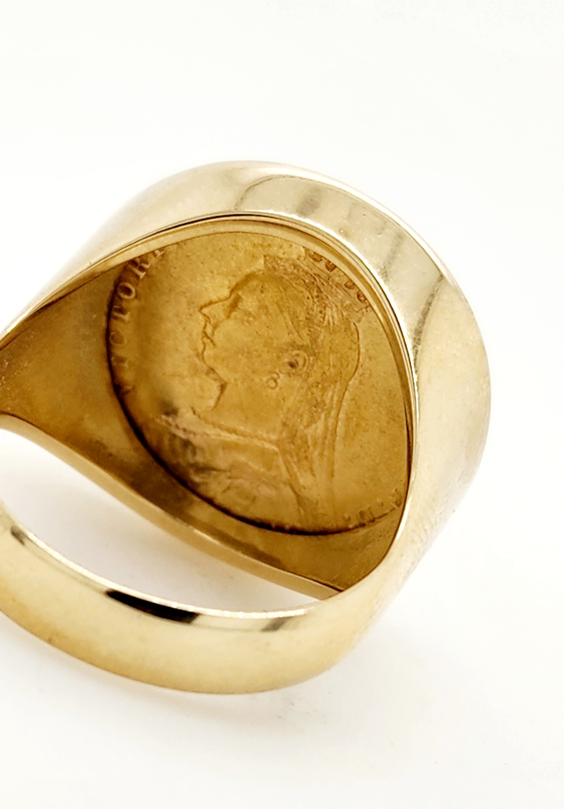 Sovereign's Ring Queen Victoria Coronation Ring Queen Consort Queen Victoria Coronation Ring Sovereign's Ring Queen  Victoria Ring Coronation D125483