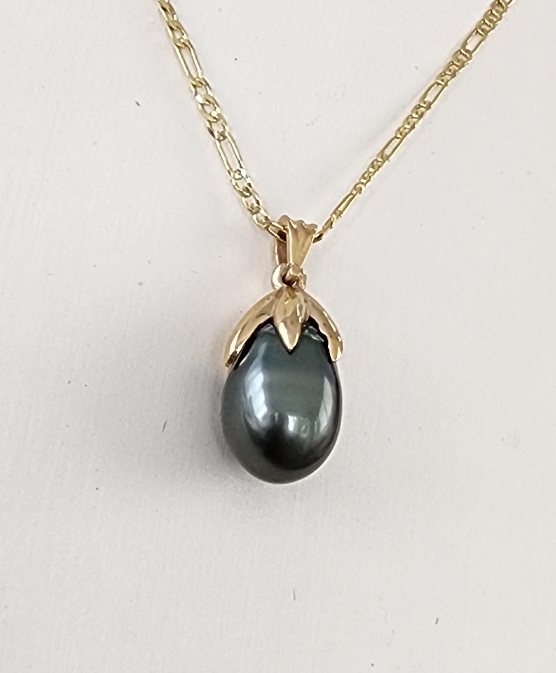 9ct Yellow Gold 6 Claw Set Tahitian Teardrop Black Pearl Pendant 11mm Round Gold Pearl Jewellery, Pearl Jewellery 9ct Yellow Gold 6 Claw Set Tahitian Teardrop Black Pearl Pendant 11mm Round Gold Pearl Jewellery, Pearl Jewellery