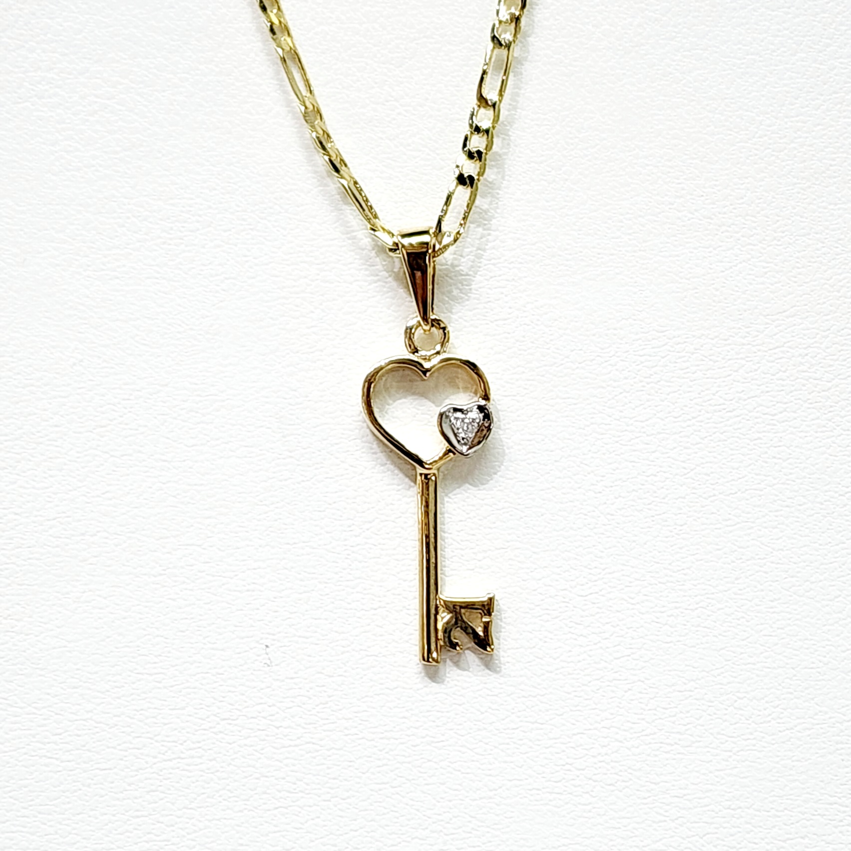 9ct Yellow Gold Diamond Set 21st Key Pendant with Open Heart Gold Pendants 9ct Yellow Gold Diamond Set 21st Key Pendant with Open Heart Gold Pendants