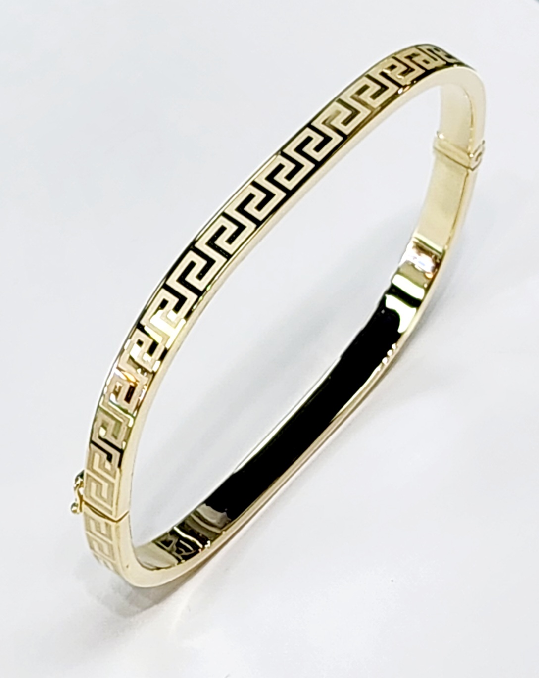 9ct Yellow Gold Polished 5mm Wide Flat Sqaure Greek Key Design Hinged Bangle Gold Chain 9ct Yellow Gold Polished 5mm Wide Flat Sqaure Greek Key Design Hinged Bangle Gold Chain