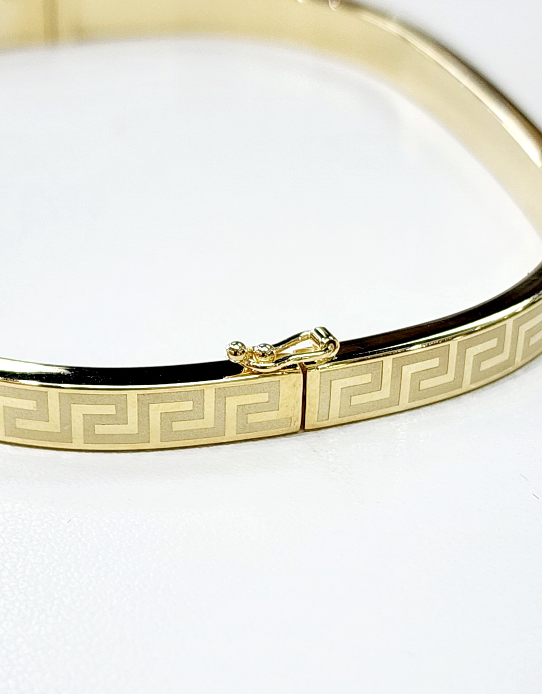 9ct Yellow Gold Polished 5mm Wide Flat Sqaure Greek Key Design Hinged Bangle Gold Chain 9ct Yellow Gold Polished 5mm Wide Flat Sqaure Greek Key Design Hinged Bangle Gold Chain