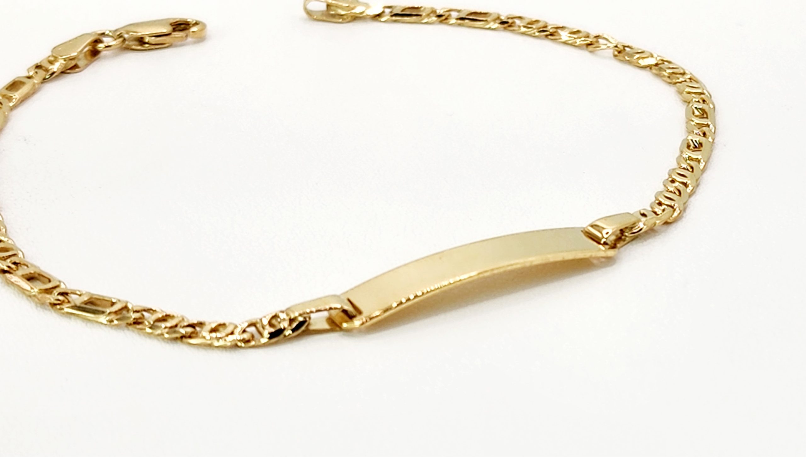 9ct Yellow Gold Anchor Link ID Bracelet 20cm Long Gold Chain 9ct Yellow Gold Anchor Link ID Bracelet 20cm Long Gold Chain