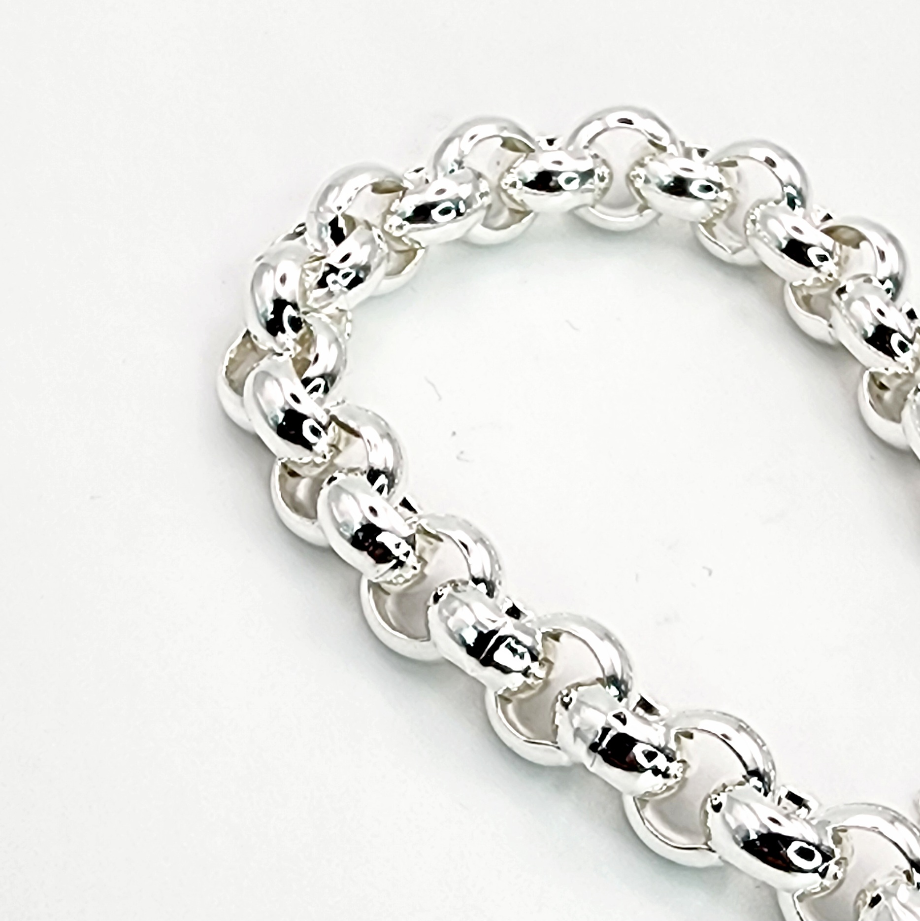 Sterling Silver 20cm Heavy Belcher Bracelet With Filigree Heart Padlock Sterling Silver Bracelets Sterling Silver 20cm Heavy Belcher Bracelet With Filigree Heart Padlock Sterling Silver Bracelets