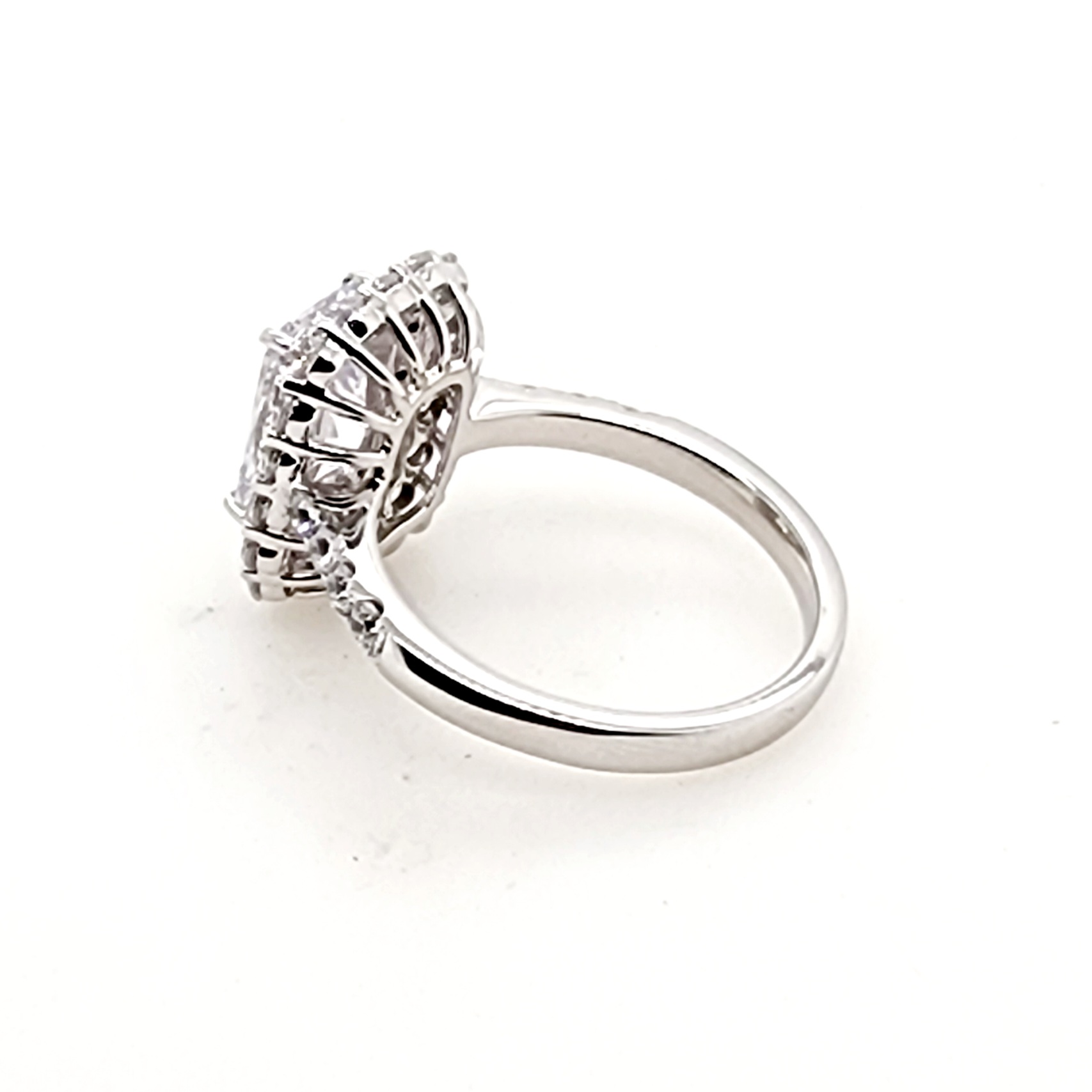 9ct White Gold Emerald / Radiant Halo Cocktail Ring For Her with Cubic Zirconia Setting Gold Rings 9ct White Gold Emerald / Radiant Halo Cocktail Ring For Her with Cubic Zirconia Setting Gold Rings