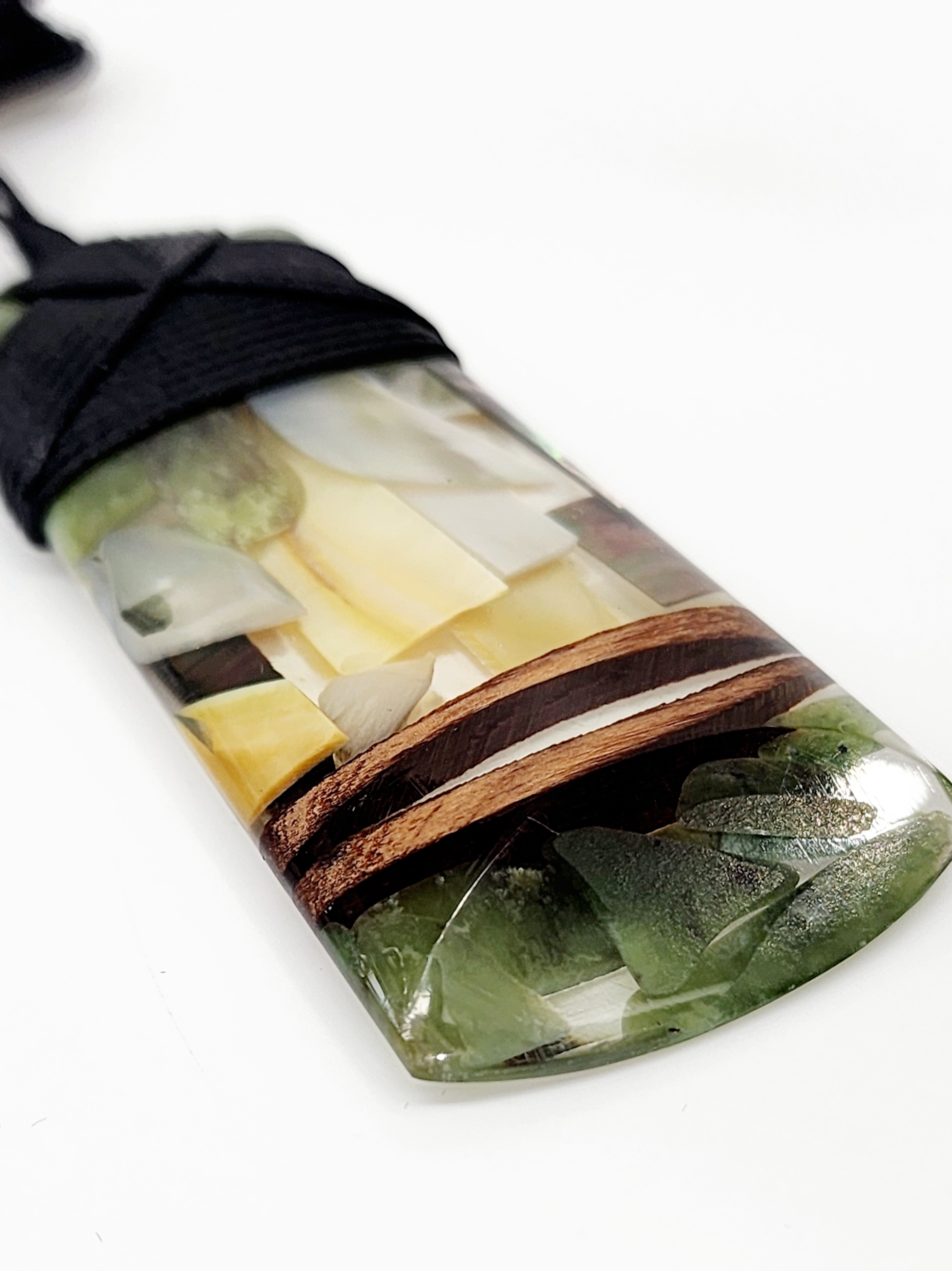 Large New Zealand Toki Art Pendant Greenstone?Jewellery Large New Zealand Toki Art Pendant Greenstone?Jewellery