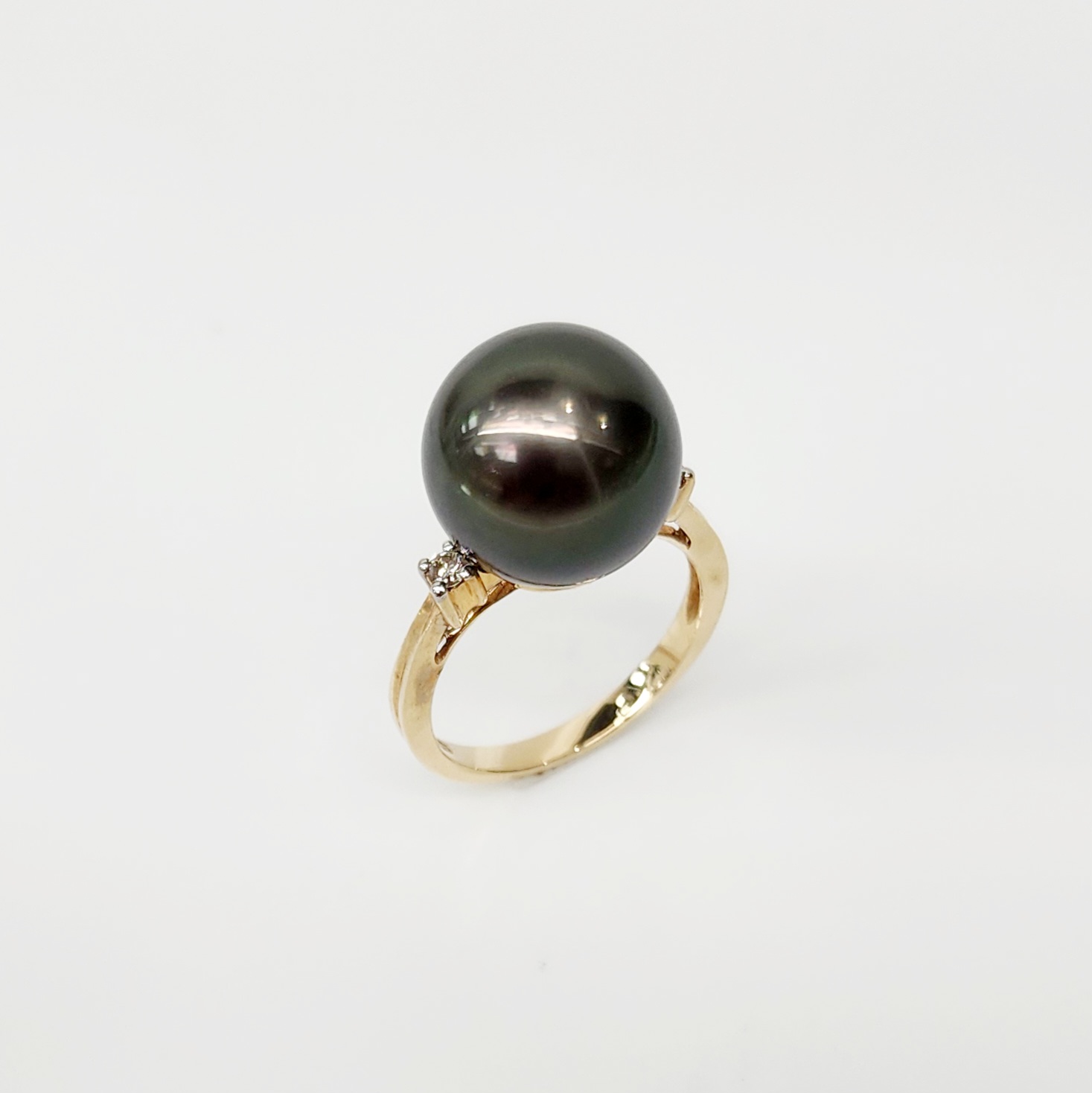 9ct Yellow Gold 13mm Tahitian Black Pearl Ring with Diamond Setting Sterling Silver Rings 9ct Yellow Gold 13mm Tahitian Black Pearl Ring with Diamond Setting Sterling Silver Rings