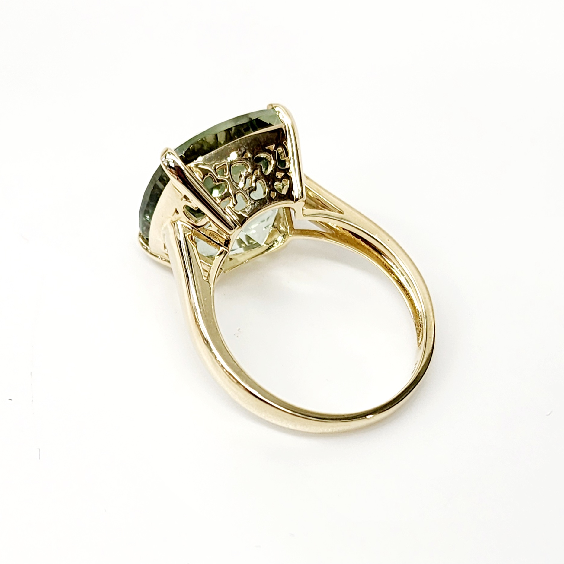 9ct Yellow Gold Ladies Ring with Large 16mm x 16mm Cushion Cut Green Amethyst 14.50ct Ring Gold Rings 9ct Yellow Gold Ladies Ring with Large 16mm x 16mm Cushion Cut Green Amethyst 14.50ct Ring Gold Rings