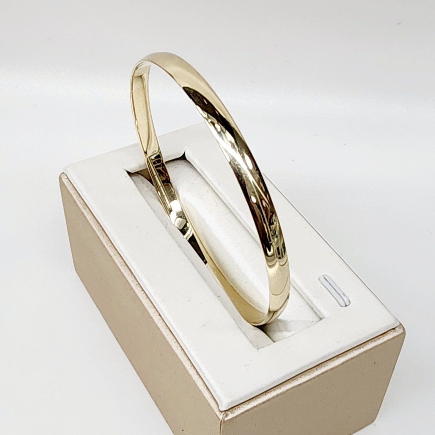 9ct Yellow Gold Classic Half Round 5mm Wide x 67mm Bangle Gold Bracelets 