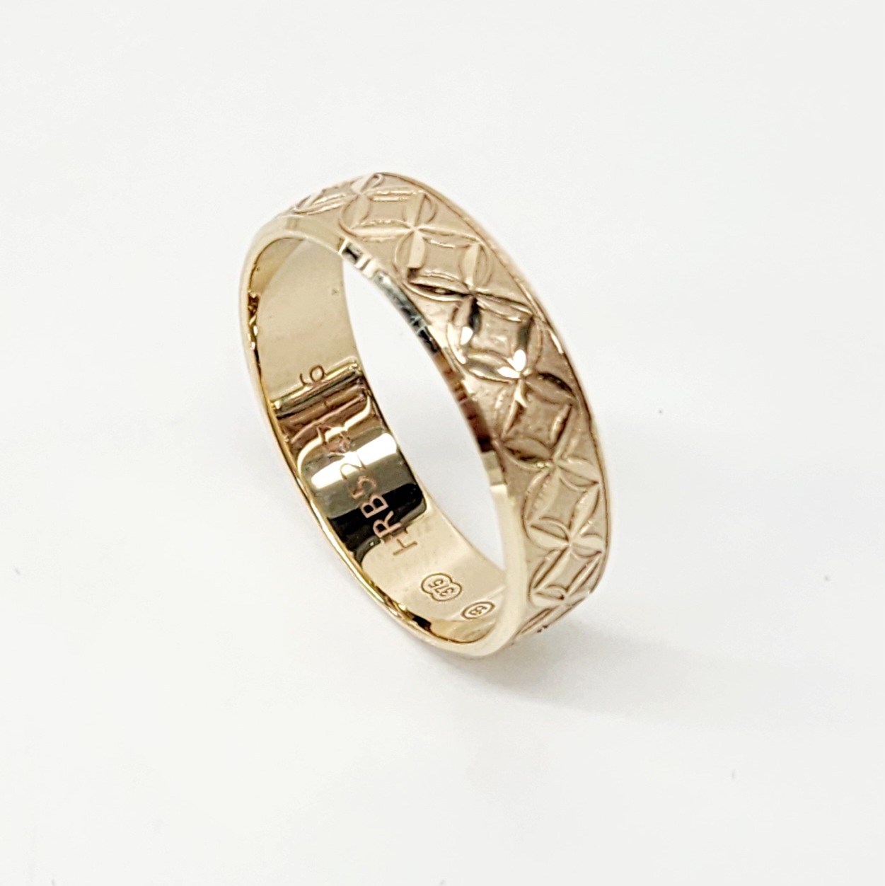 9ct Yellow Gold 6mm Wide Flower Bar Patterned Wedding Ring Gold Rings, Men's Gold Rings 9ct Yellow Gold 6mm Wide Flower Bar Patterned Wedding Ring Gold Rings, Men's Gold Rings