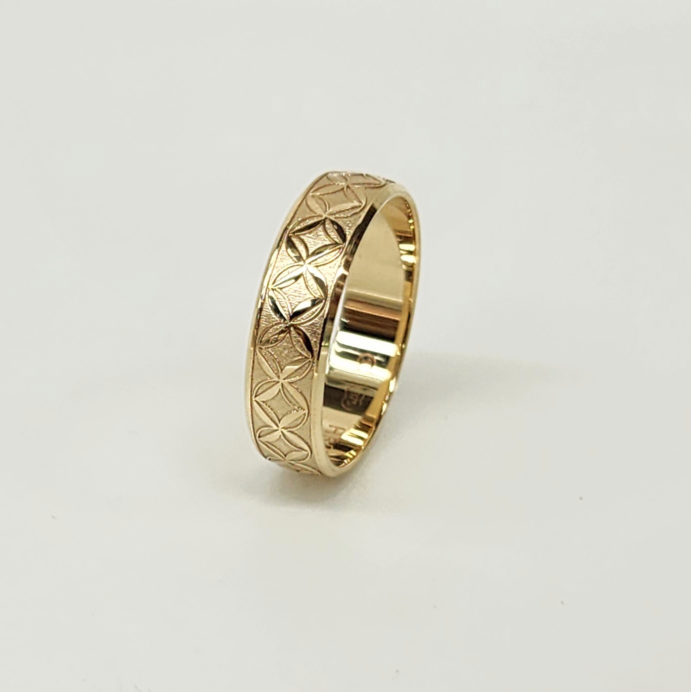 9ct Yellow Gold 6mm Wide Flower Bar Patterned Wedding Ring Gold Rings, Men's Gold Rings 9ct Yellow Gold 6mm Wide Flower Bar Patterned Wedding Ring Gold Rings, Men's Gold Rings