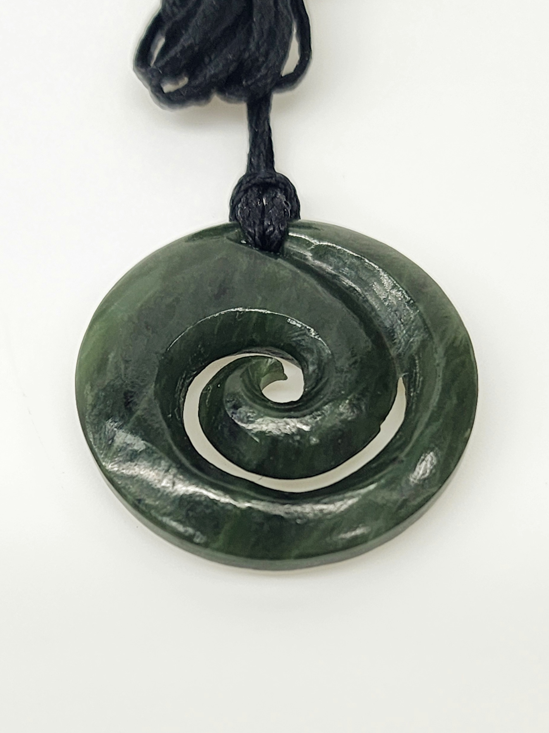 New Zealand Greenstone Closed Koru Necklace 9ct Gold Ring, Gold Jewellery, Gold Rings New Zealand Greenstone Closed Koru Necklace 9ct Gold Ring, Gold Jewellery, Gold Rings