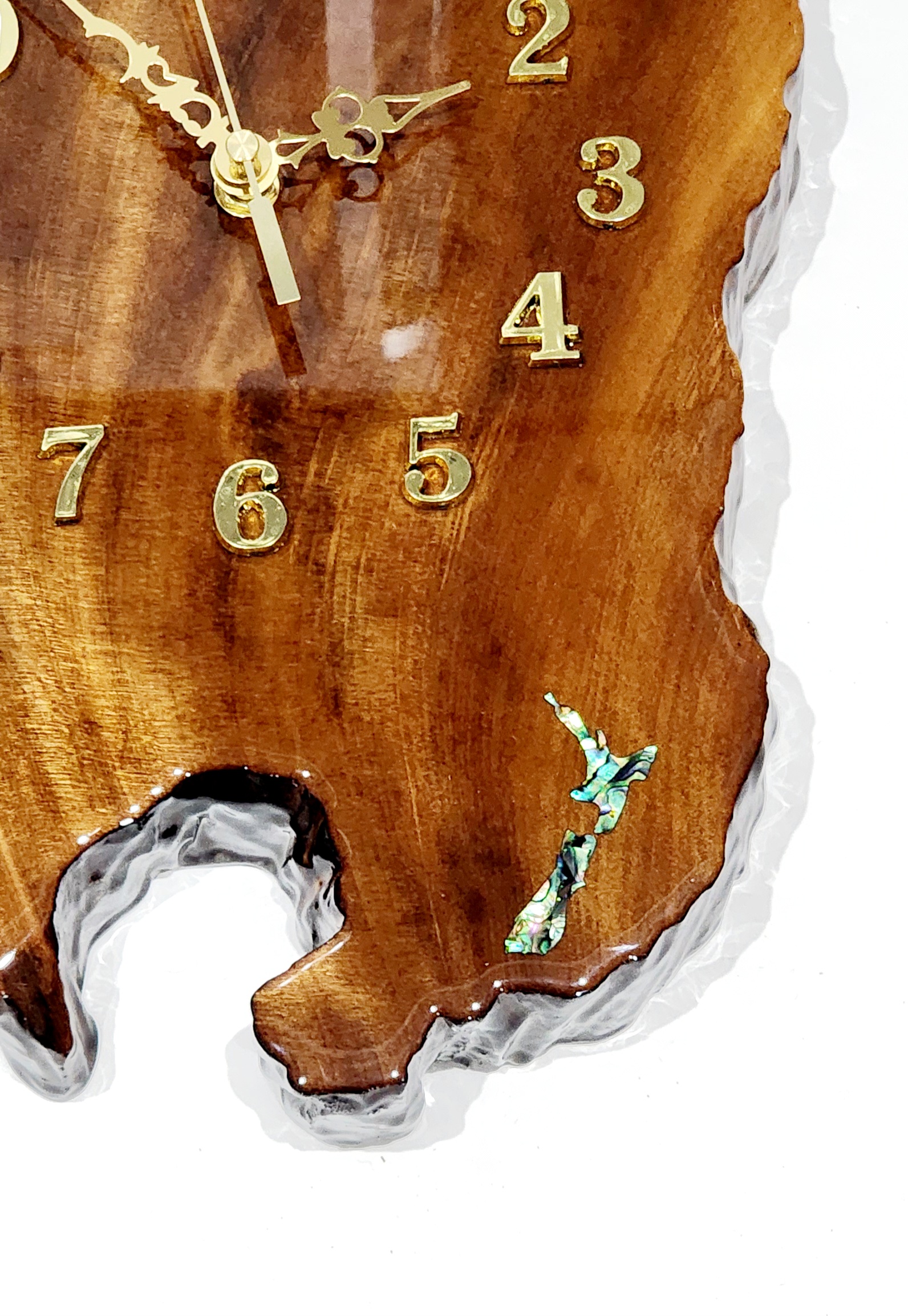 New Zealand Swamp Kauri Wall Clock with NZ Map Paua Shell Inlay - KC-RBR 21ST MIRROR KEYS New Zealand Swamp Kauri Wall Clock with NZ Map Paua Shell Inlay - KC-RBR 21ST MIRROR KEYS