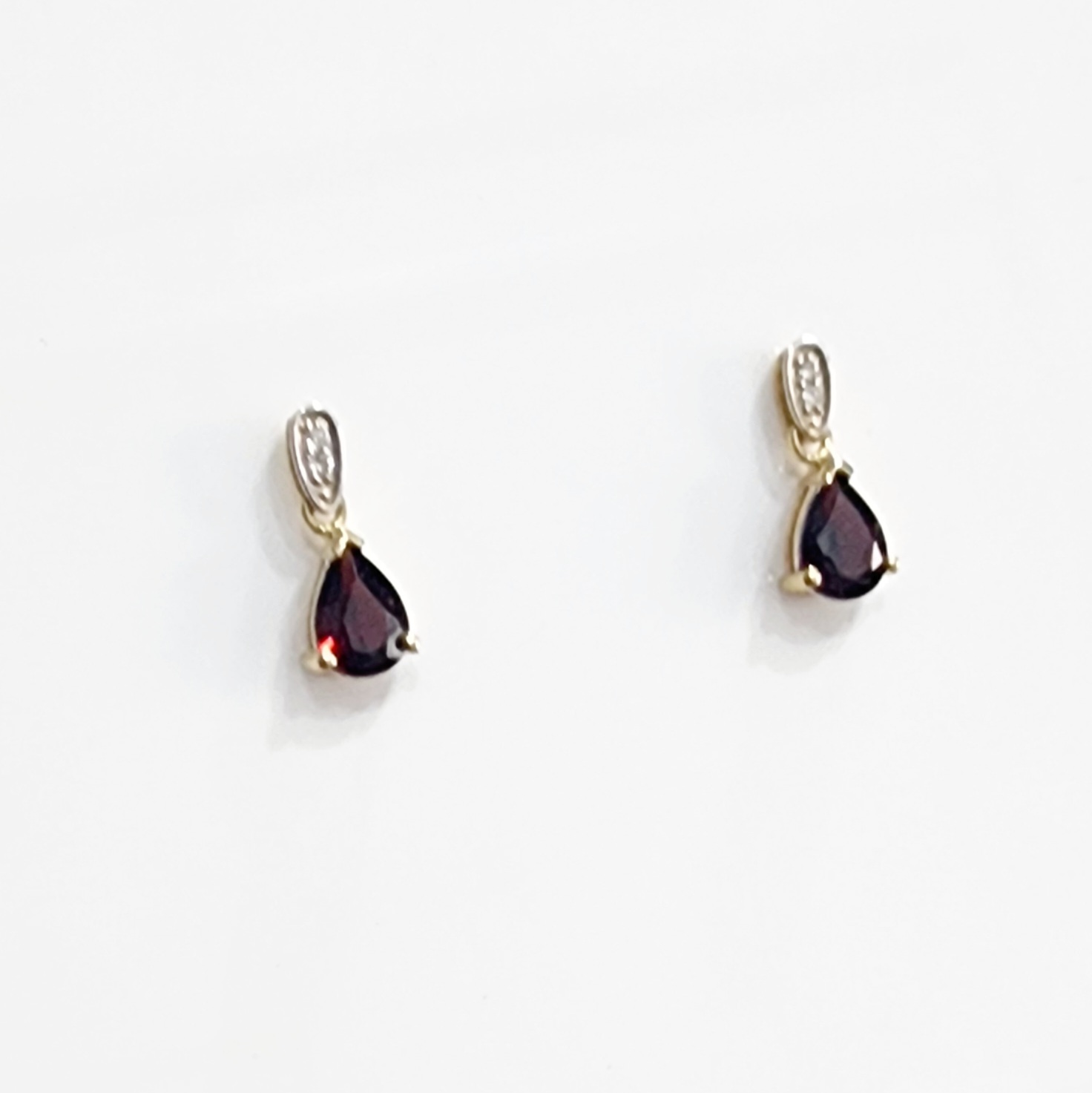 9ct Yellow Gold Teardrop Garnet with Diamond Stud Earrings - 9CTDIAGAR-DPD Gold Earrings 