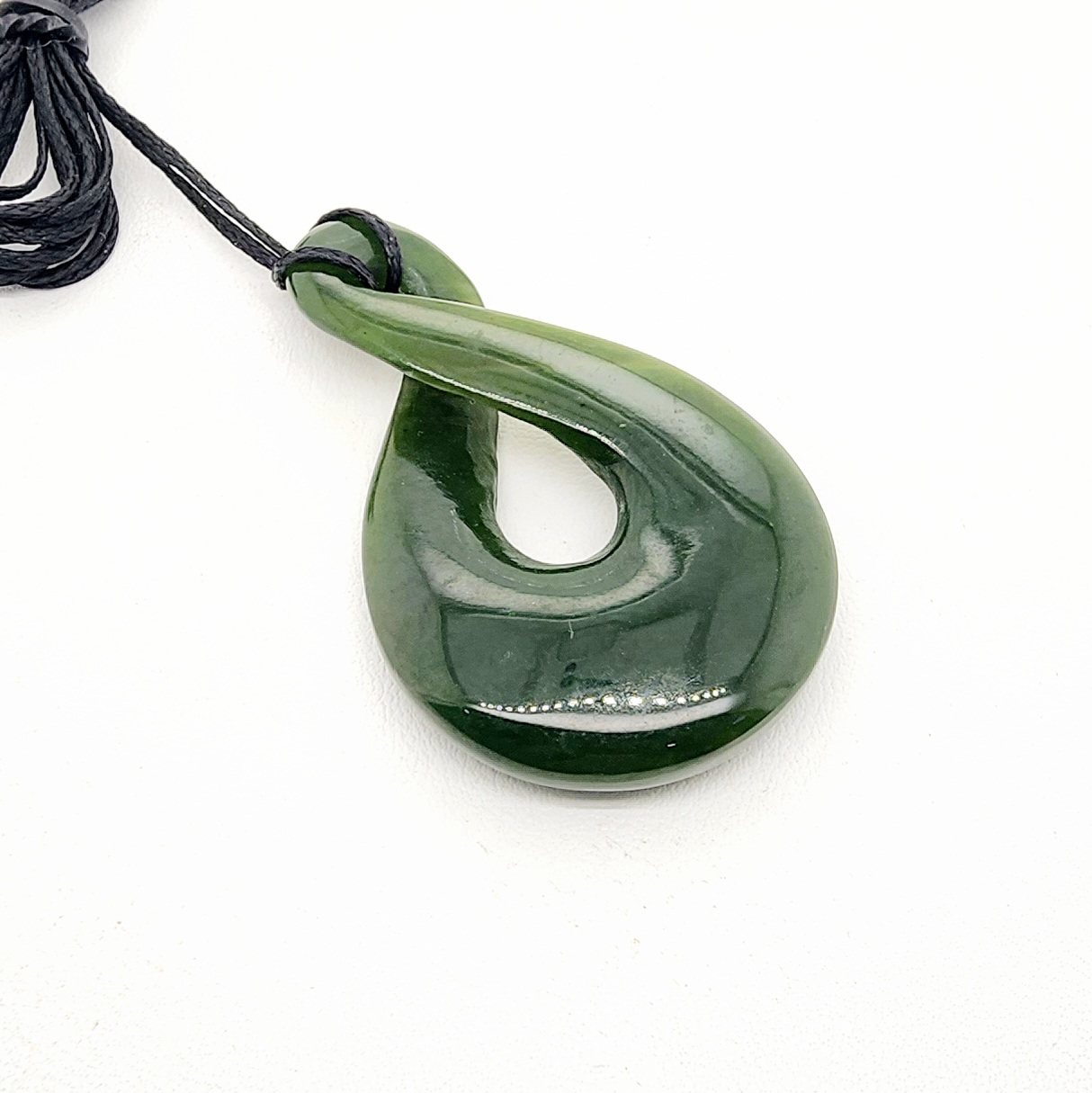 New Zealand Greenstone Single Twist Necklace - PT3009.72 Greenstone Jewellery New Zealand Greenstone Single Twist Necklace - PT3009.72 Greenstone Jewellery