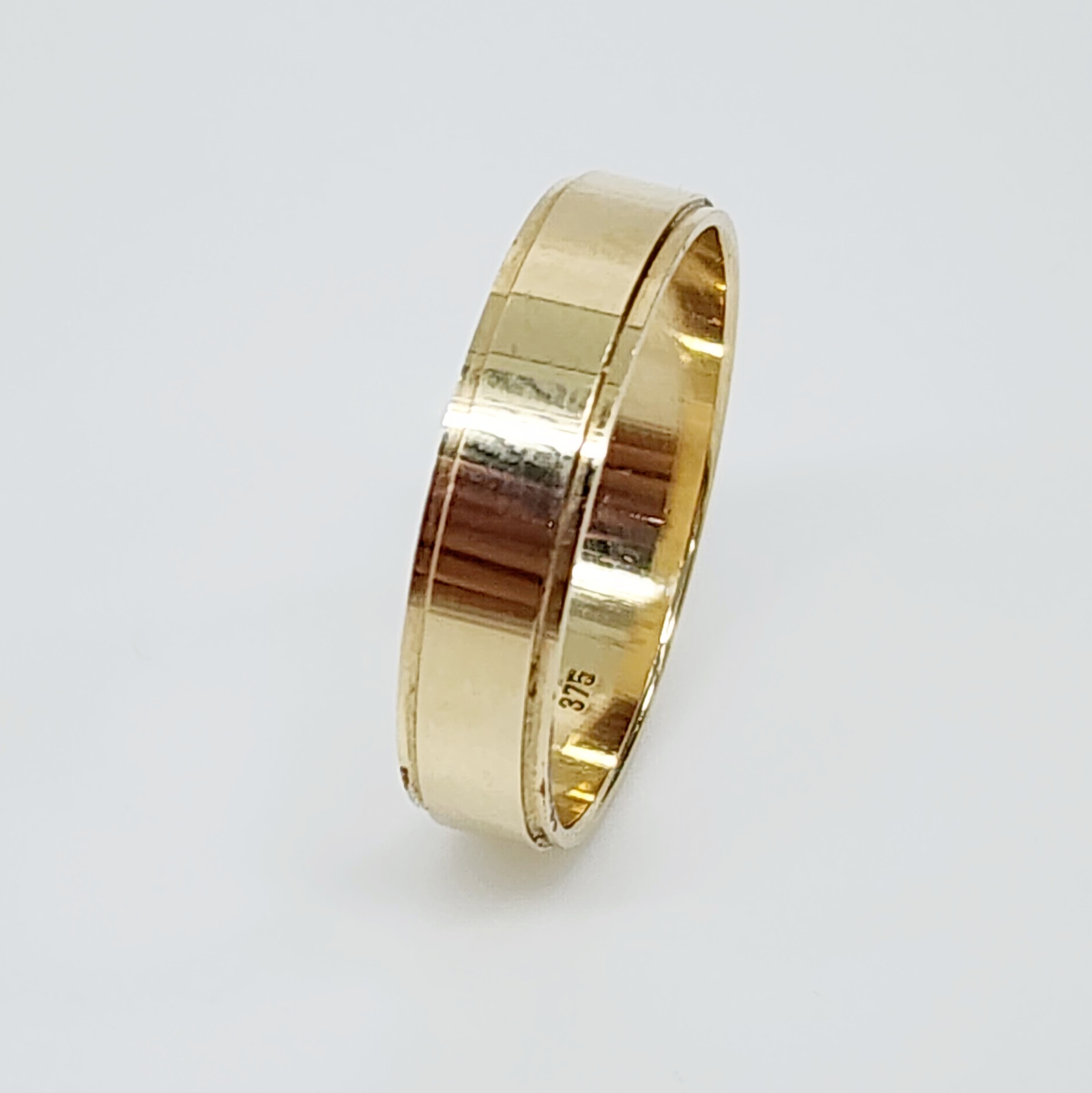 9ct Yellow Gold Gents Flat Stepped 5mm Wide Plain Wedding Band Greenstone?Jewellery 