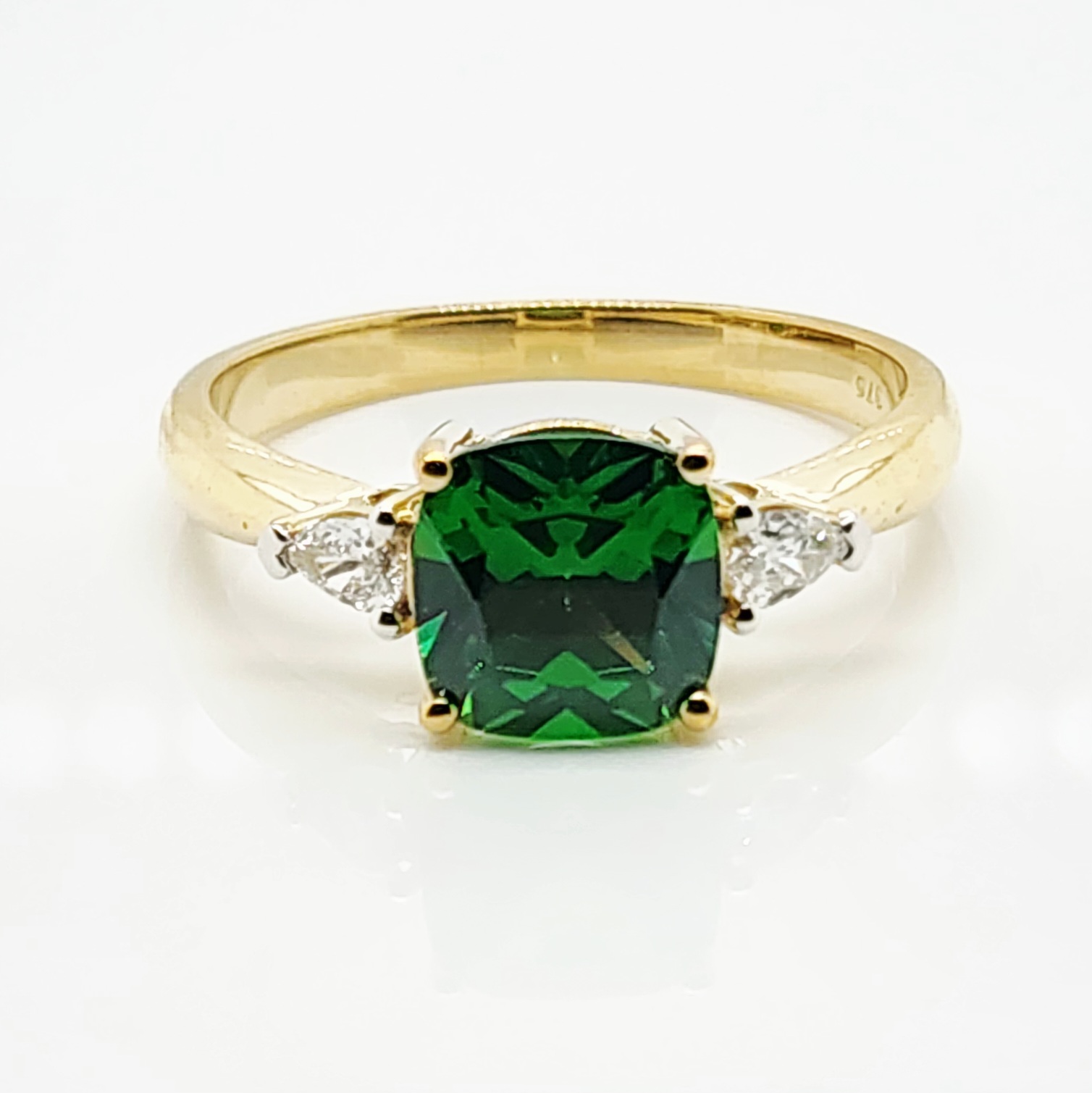 9ct Yellow Gold 8 x 8 Cushion Cut Created Emerald with 0.17ct LAB Diamonds - D/A457CELGD Greenstone?Jewellery 
