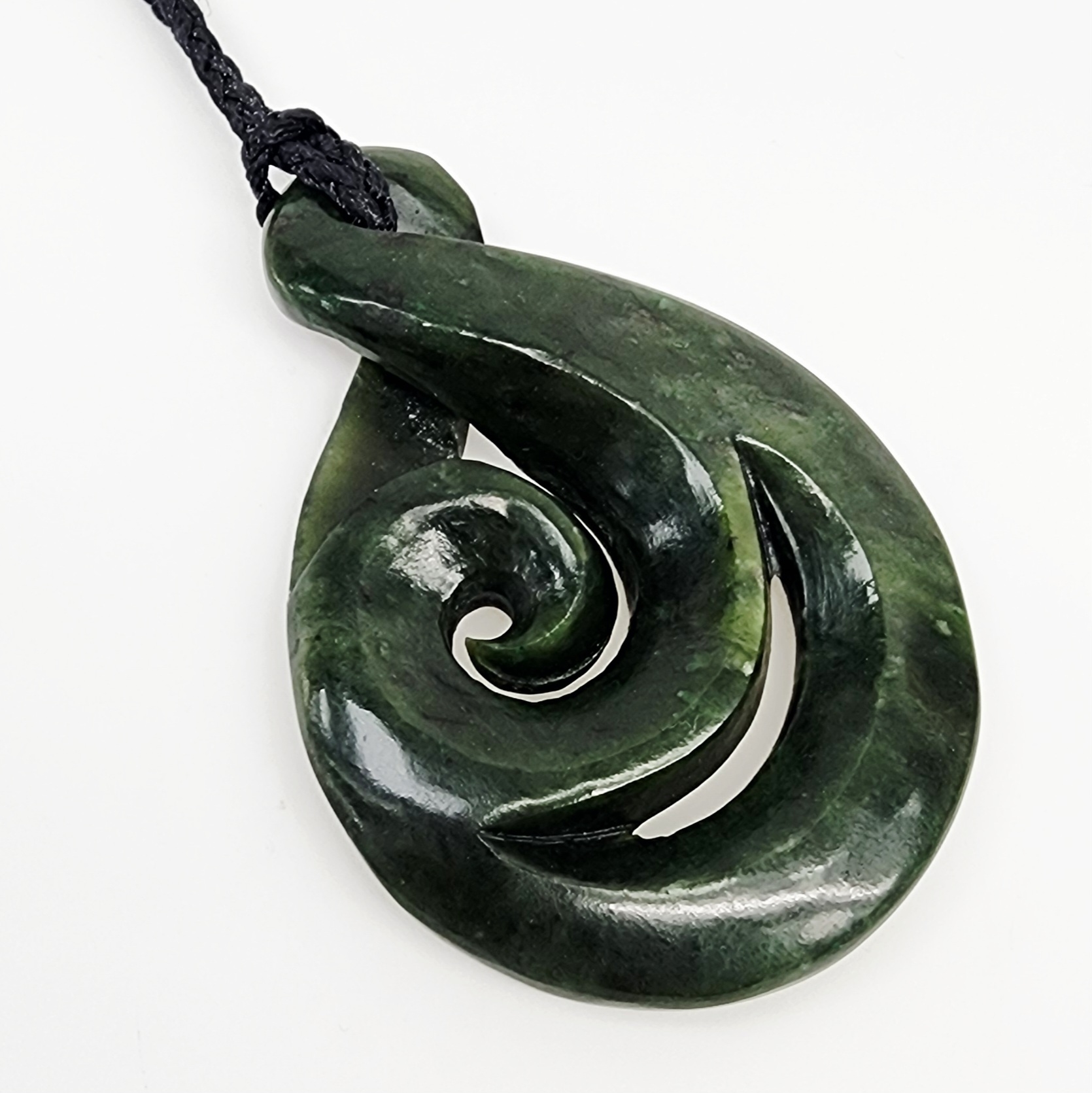 New ZealandSingle Twist Greenstone With Koru Necklace - HPN23XL.134 9ct Gold Ring, Gold Jewellery, Gold Rings 