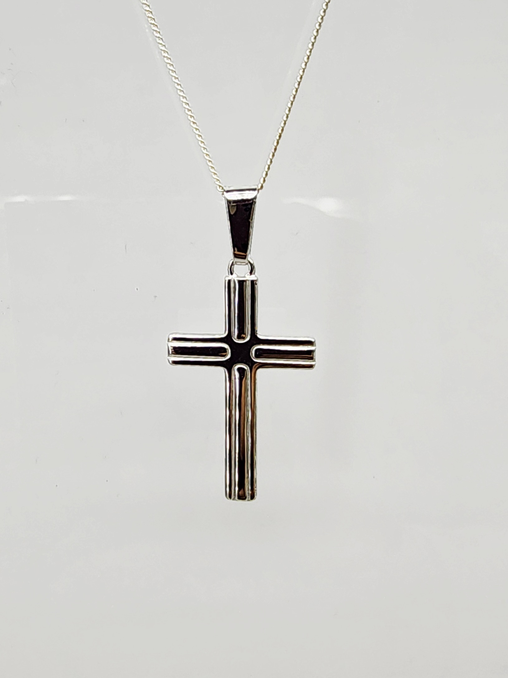 Sterling Silver High Polished Cross Pendant with Complimentary Chain - S105296P/6 Sterling Silver Pendants 
