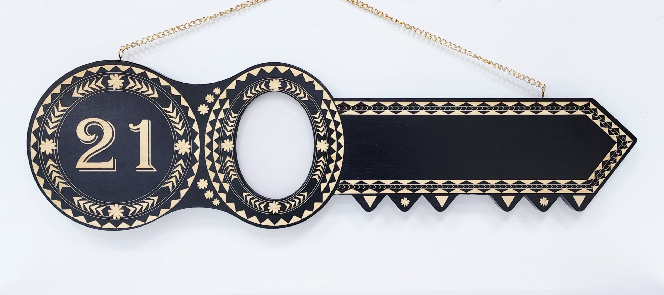 Island Design Wooden Birthday Key with "21" Laser Engraved  – SJ2511BLK 21st Keys 