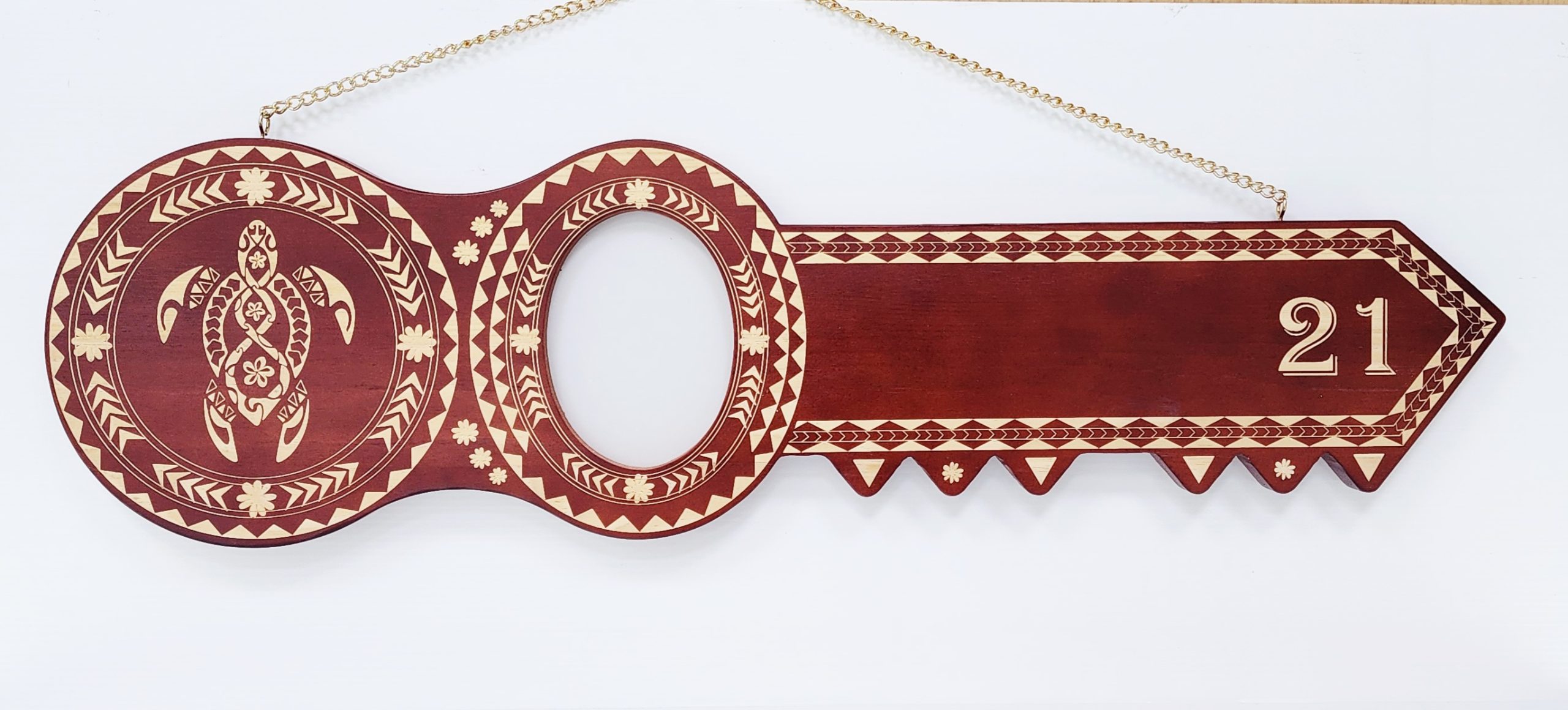 Island Design Wooden Birthday Key with Turtle & "21" Laser Engraved  – SJ2104DB 21st Keys 