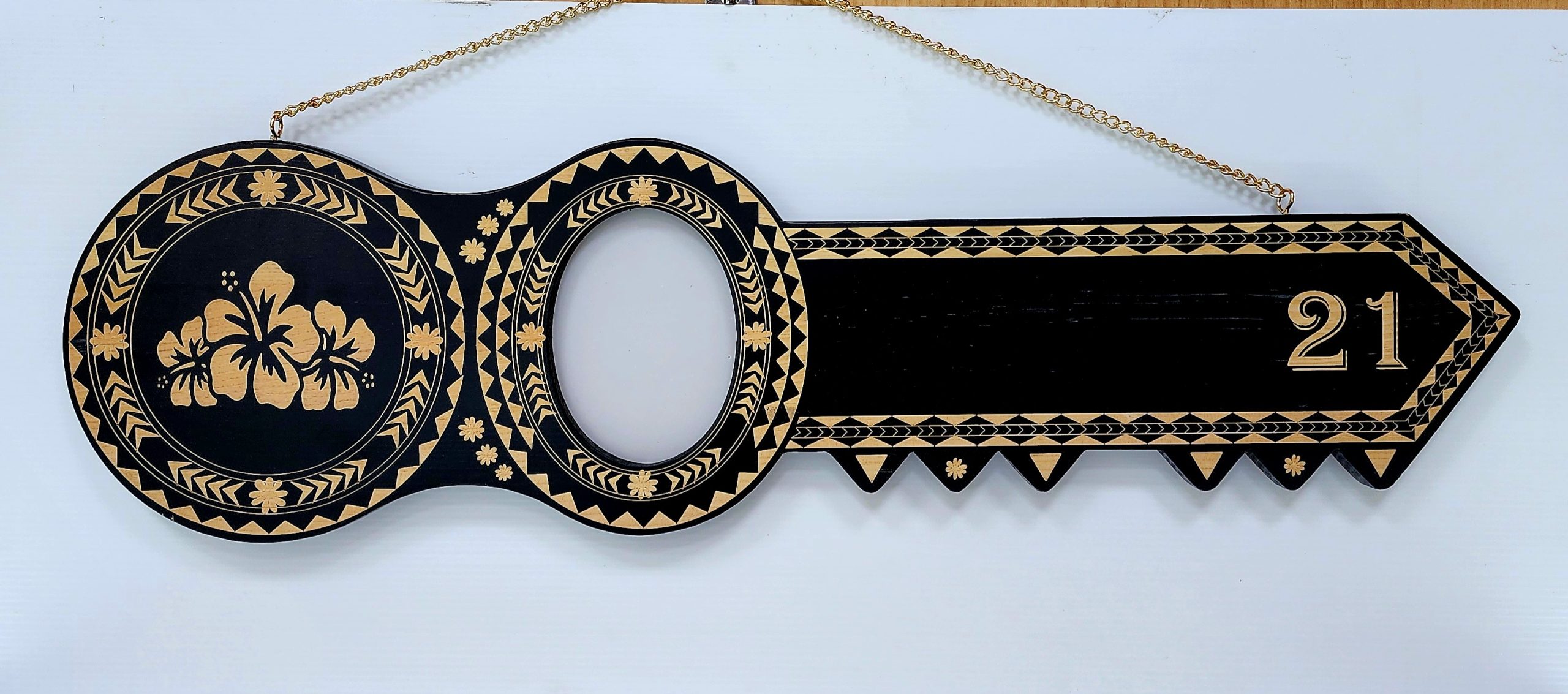 Island Design Wooden Birthday Key with Three Hibiscus Flowers & "21" Laser Engraved  – SJ2510BLK 21st Keys 