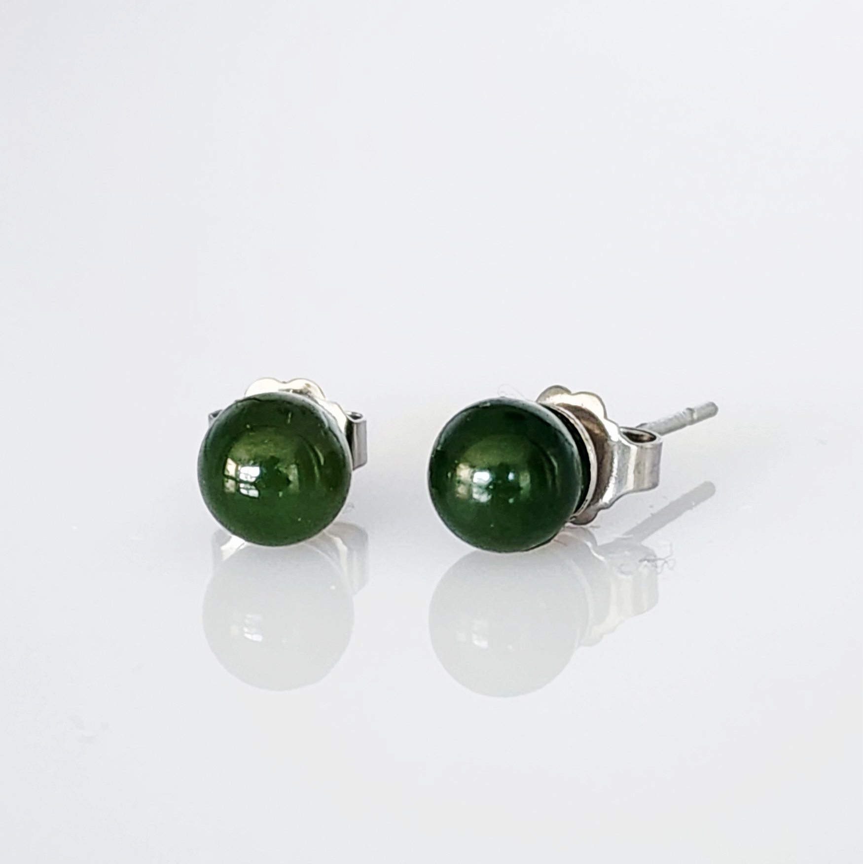 New Zealand Greenstone 6mm Round Sterling Silver Stud Earrings - ES6R.12 Greenstone Jewellery 