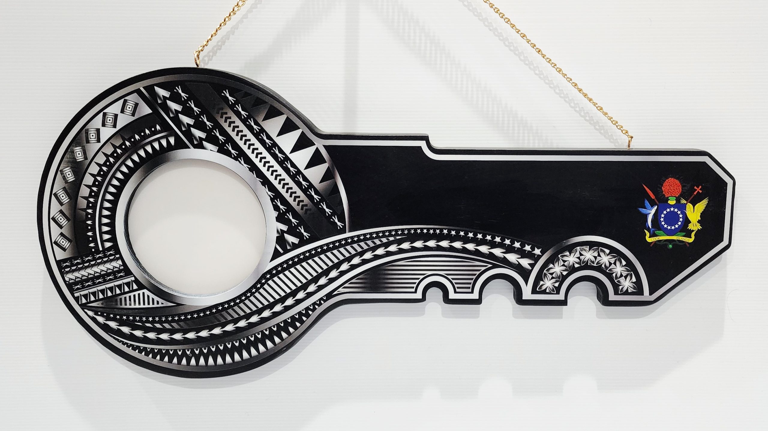 Island Design Silver Theme Colour UV Printed Wooden Birthday Key with "Coat of arms of Cook Island"  – SJ2263 21st Keys 