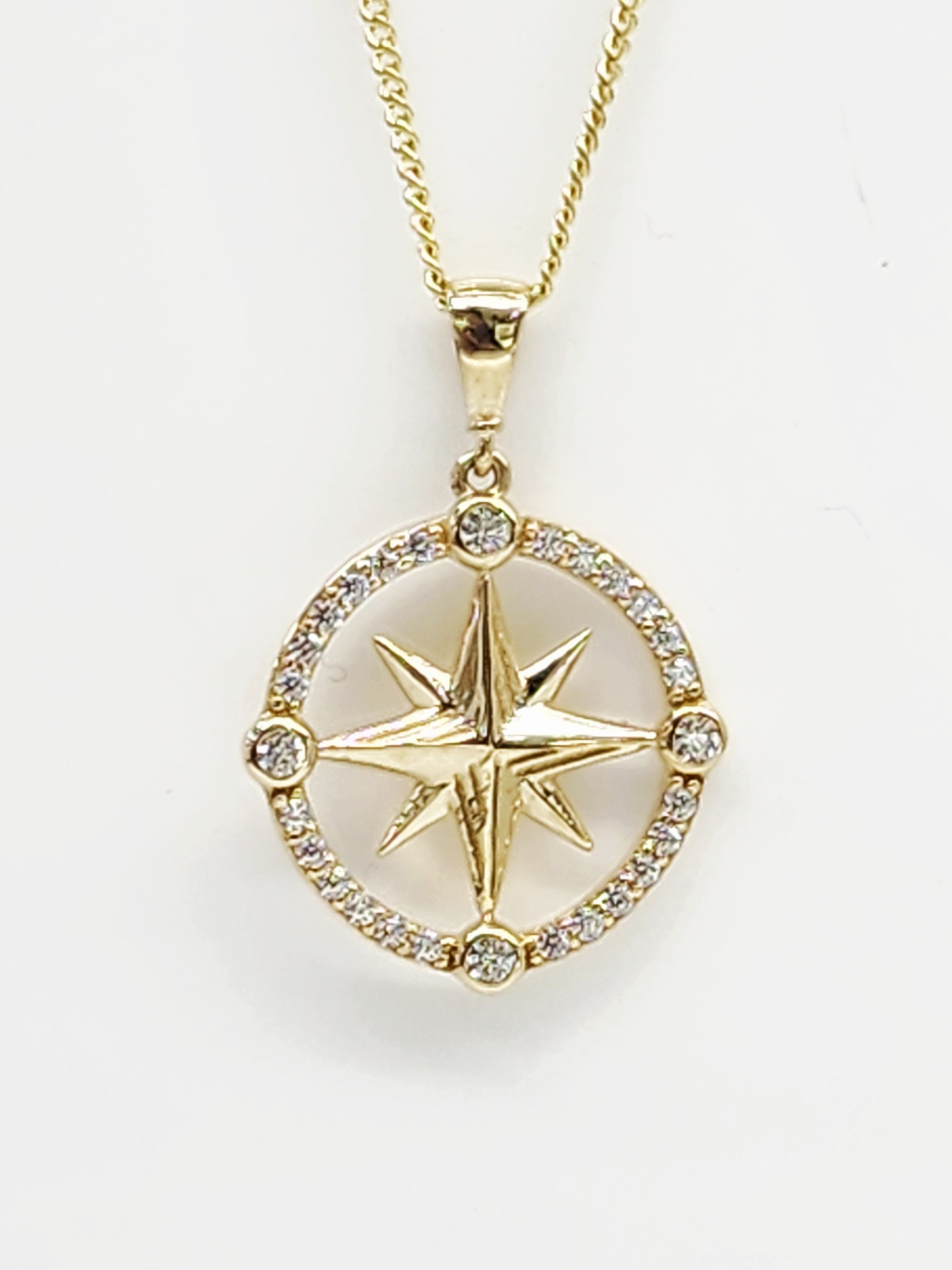 9ct Yellow Gold CZ Compass Star Pendant 18mm Round with Complimentary Display Chain - 5P0286 Seiko 