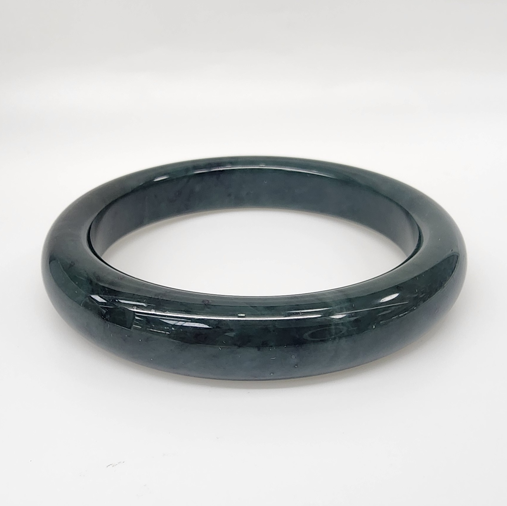 New Zealand Greenstone (Pounamu) Bangle – 68mm Internal Diameter – 15mm Wide Half Round - BANWDOZ-68 Greenstone?Jewellery 