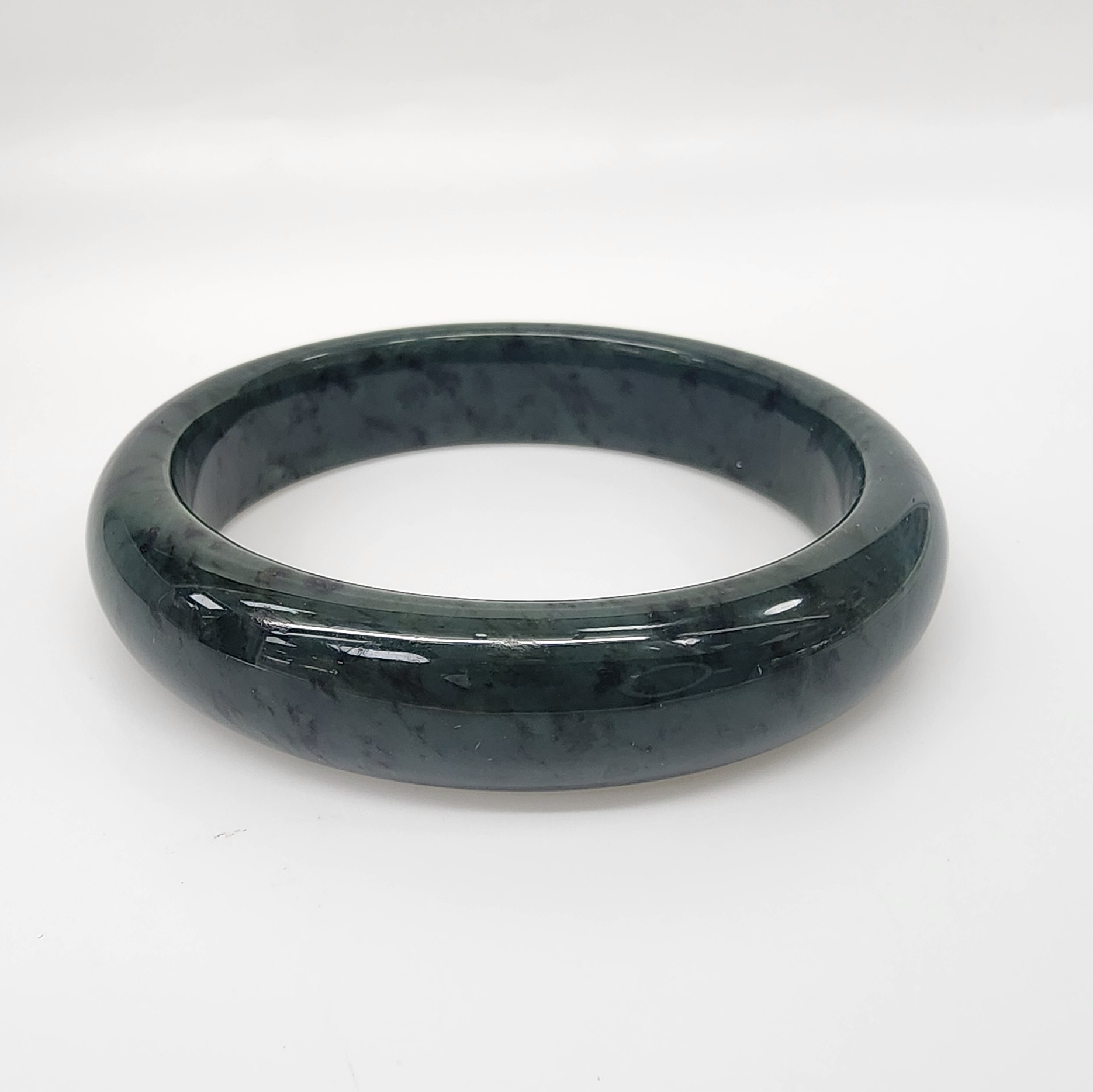 New Zealand Greenstone (Pounamu) Bangle – 66mm – 16mm Wide – Half Round Polished - BANWDOZ-66 Greenstone?Jewellery 