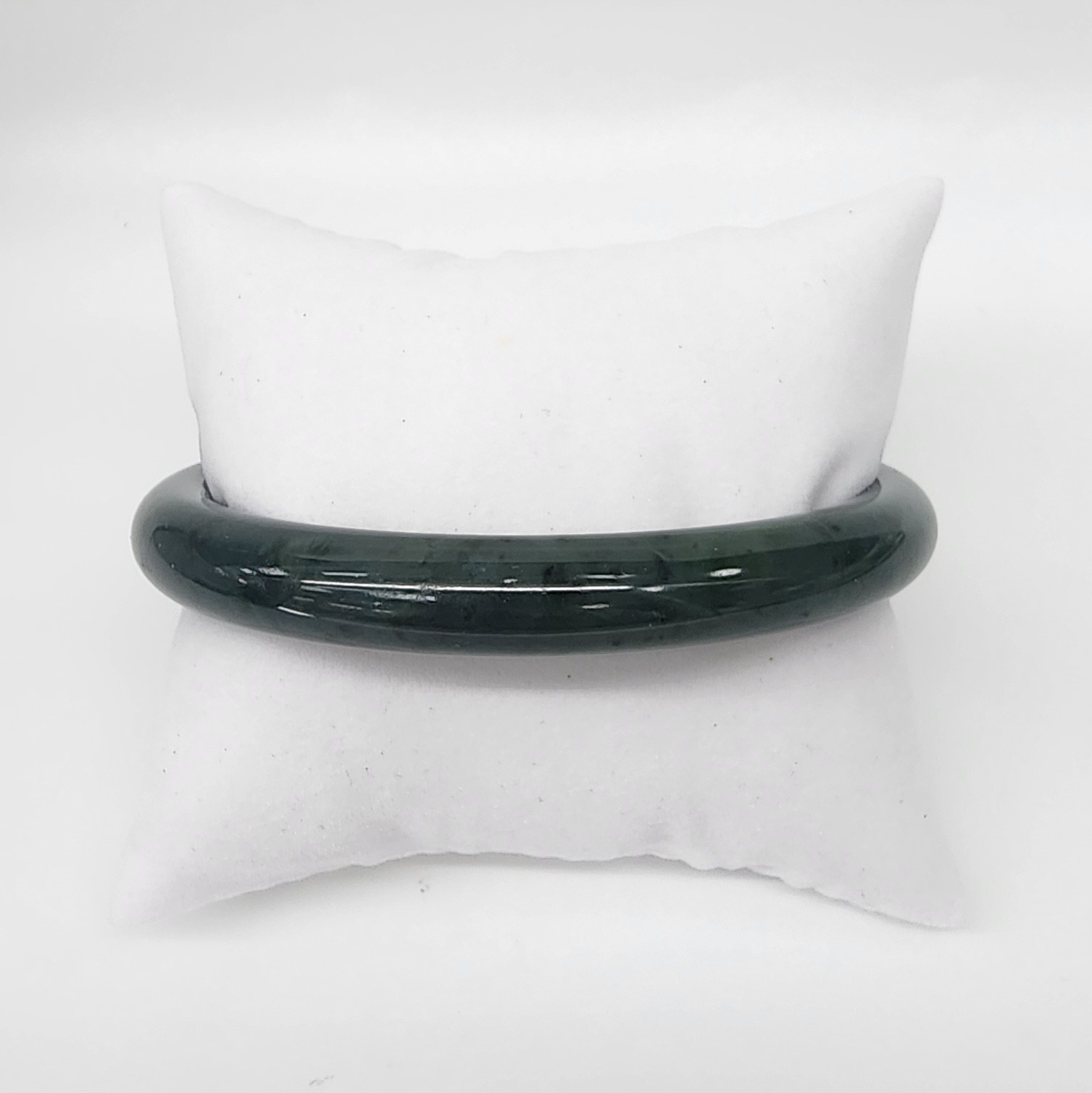 New Zealand Greenstone (Pounamu) Bangle – 66mm Internal Diameter – 10mm Round Polished - GSJ66/03 Greenstone?Jewellery 