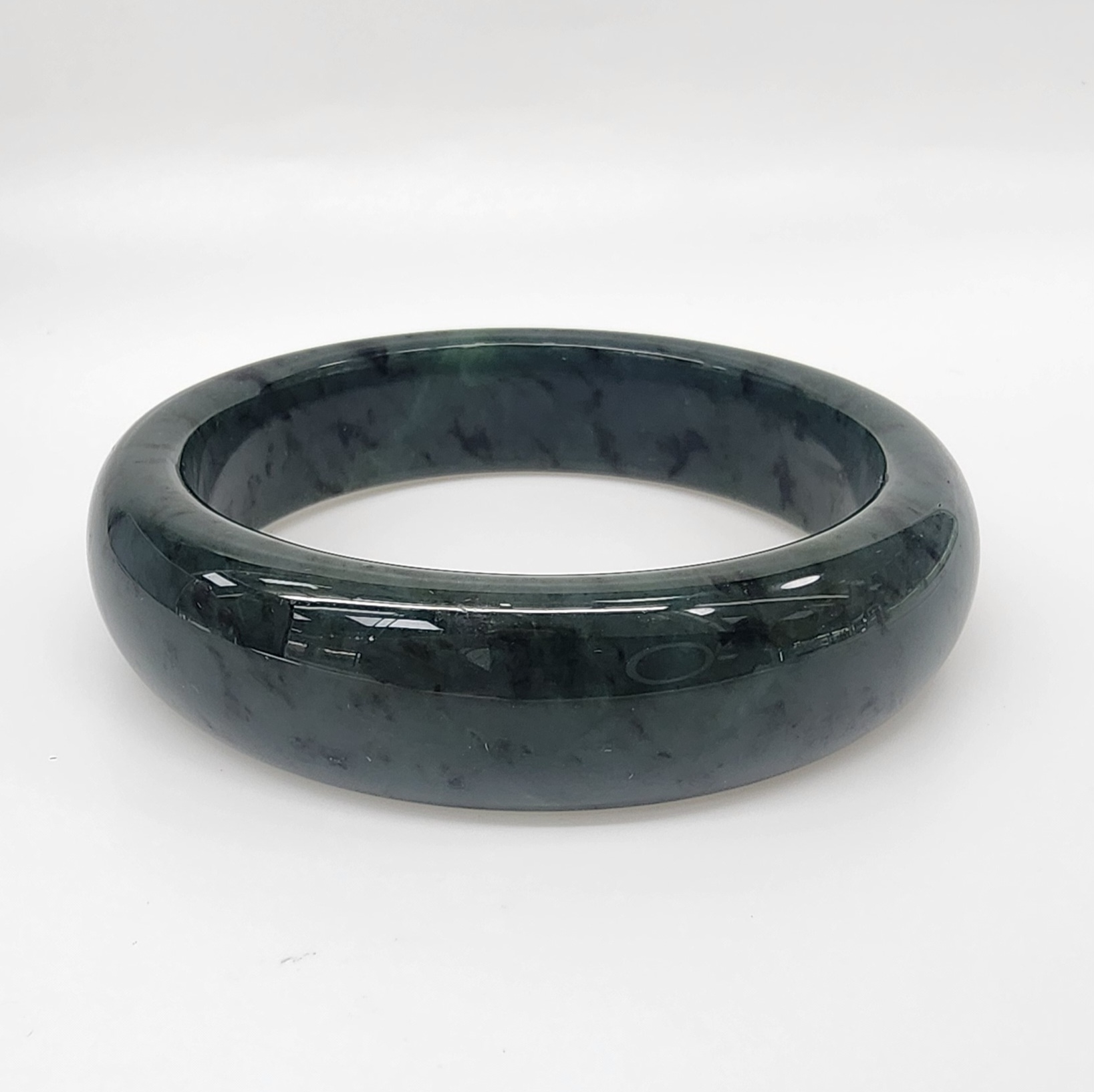 New Zealand Greenstone (Pounamu) Bangle – 65mm – 18mm Wide Half Round Polished - BANWDOZ-65 Greenstone?Jewellery 
