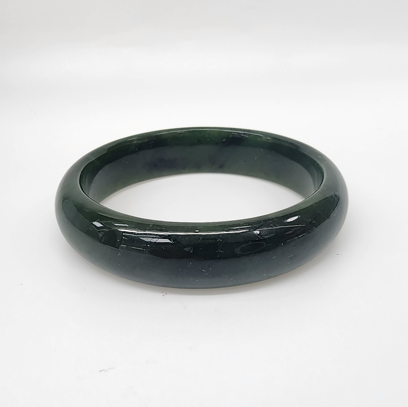 New Zealand Greenstone (Pounamu) Bangle – 59mm – 15mm Wide – Polished Half Round - BANWDOZ-59 Greenstone?Jewellery 