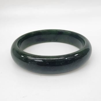 New Zealand Greenstone (Pounamu) Bangle – 59mm – 15mm Wide – Polished Half Round - BANWDOZ-59 Greenstone?Jewellery 