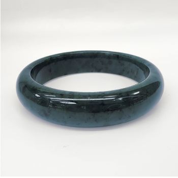 New Zealand Greenstone (Pounamu) Bangle – 66mm – 17mm Wide – Half Round Polished - BANWDOZ-66 Greenstone?Jewellery 