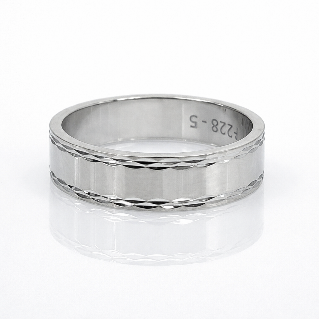 9ct White Gold Gents Patterned Wedding Ring – 5mm – Size R - F228/5  