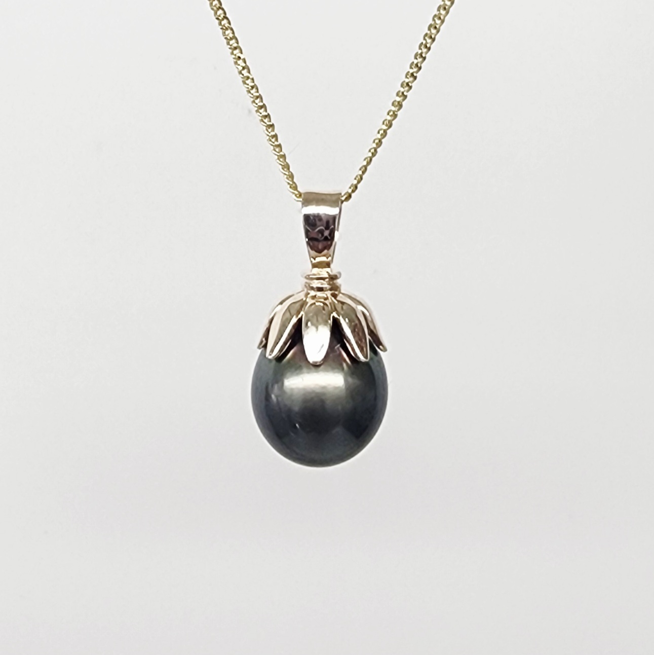 9CT Yellow Gold Tahitian Black Pearl Pendant – 11.5mm–12mm Teardrop Pearl - 9CTTZZTBP Seiko 9CT Yellow Gold Tahitian Black Pearl Pendant – 11.5mm–12mm Teardrop Pearl - 9CTTZZTBP Seiko