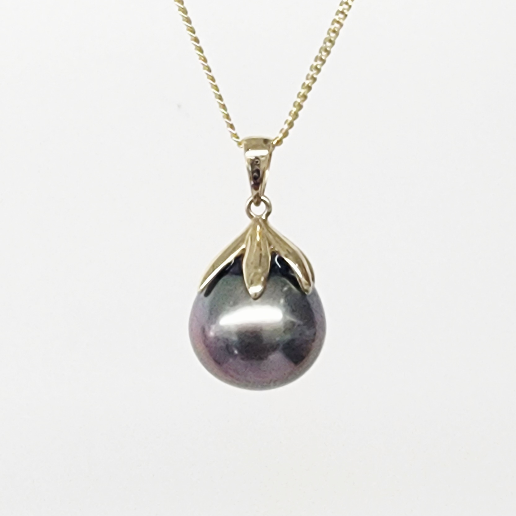 9CT Yellow Gold Tahitian Black Pearl Pendant – 12mm–12.5mm Round Pearl - 9CTTRLTBP Seiko 9CT Yellow Gold Tahitian Black Pearl Pendant – 12mm–12.5mm Round Pearl - 9CTTRLTBP Seiko