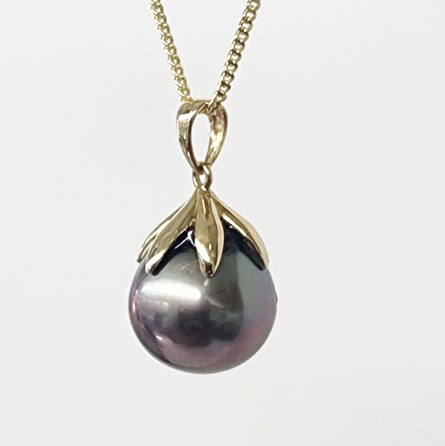 9CT Yellow Gold Tahitian Black Pearl Pendant – 12mm–12.5mm Round Pearl - 9CTTRLTBP Seiko 