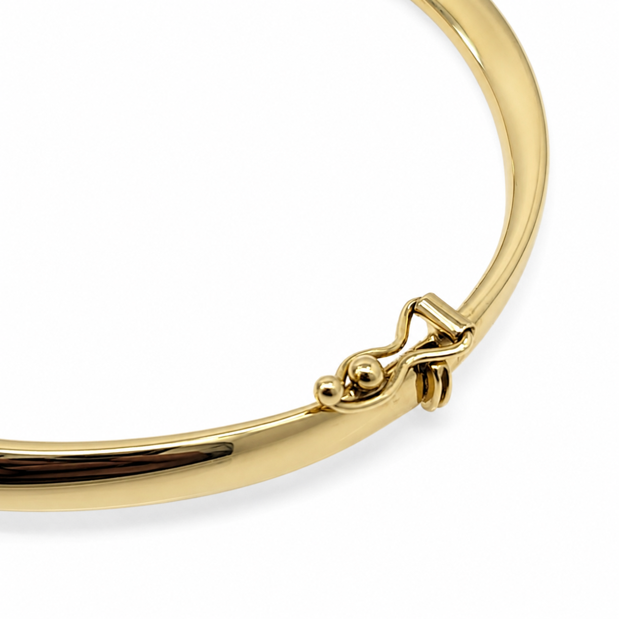 9ct Yellow Gold Italian Made Hollow Hinged Twist Bangle – Graduated Design - AT55Y Seiko 9ct Yellow Gold Italian Made Hollow Hinged Twist Bangle – Graduated Design - AT55Y Seiko
