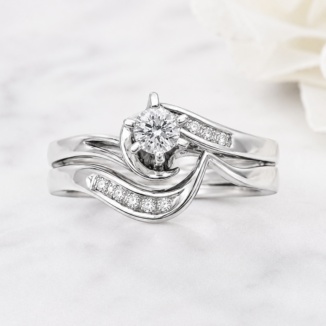 9ct White Gold Cubic Zirconia Bridal Ring Set – 3.50mm Round Centre Stone – Twisted Wave Design - 9CTDLOWG Seiko 
