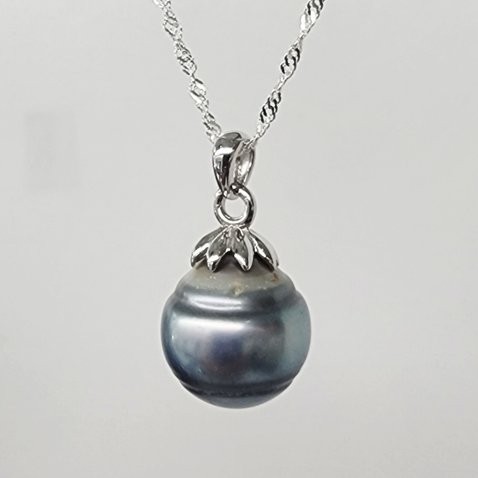 13mm Tahitian Grey Pearl Pendant with Sterling Silver Cap & Complimentary Sterling Silver Chain - SSYZ01 Seiko 13mm Tahitian Grey Pearl Pendant with Sterling Silver Cap & Complimentary Sterling Silver Chain - SSYZ01 Seiko