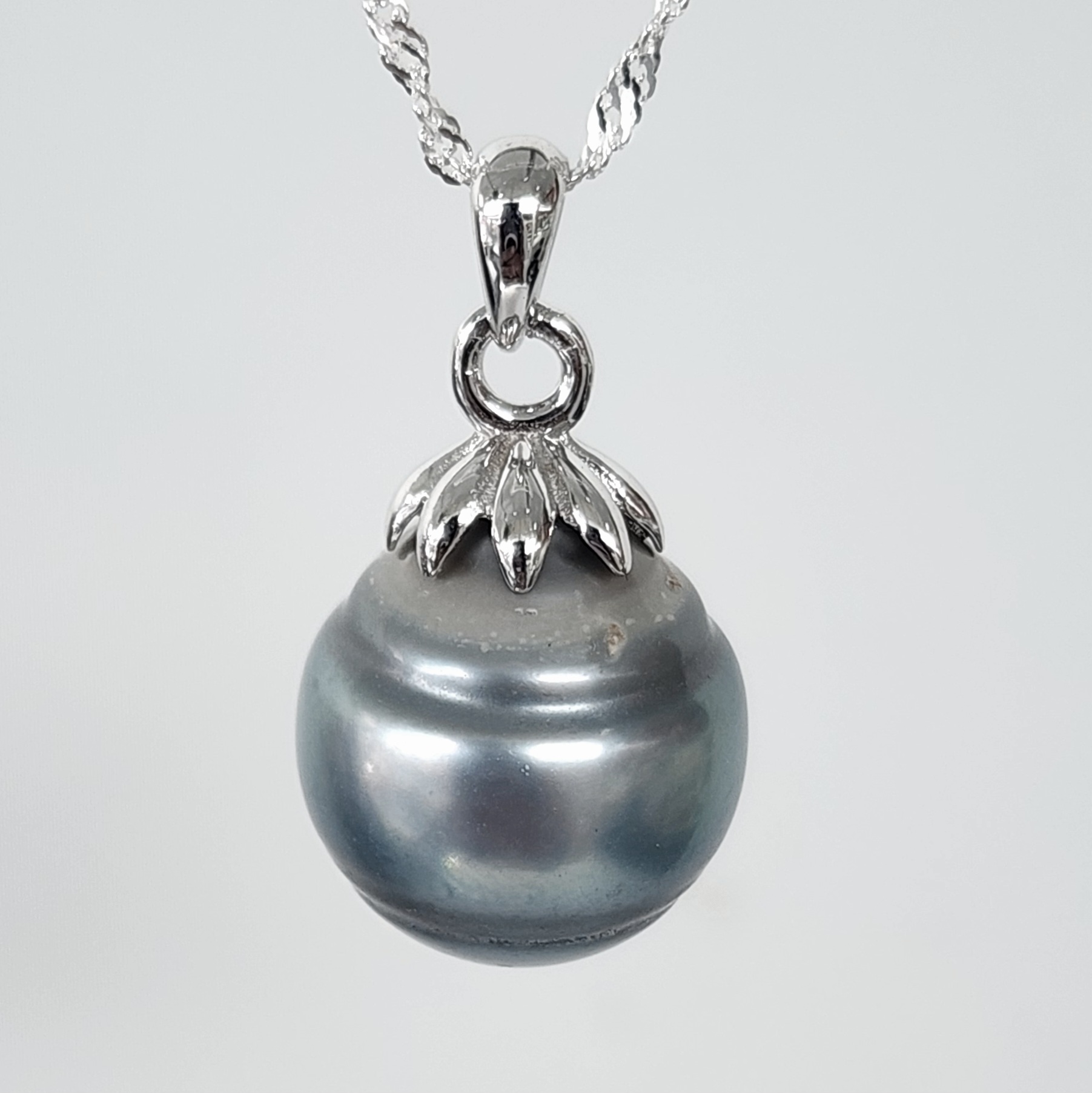 13mm Tahitian Grey Pearl Pendant with Sterling Silver Cap & Complimentary Sterling Silver Chain - SSYZ01 Seiko 13mm Tahitian Grey Pearl Pendant with Sterling Silver Cap & Complimentary Sterling Silver Chain - SSYZ01 Seiko